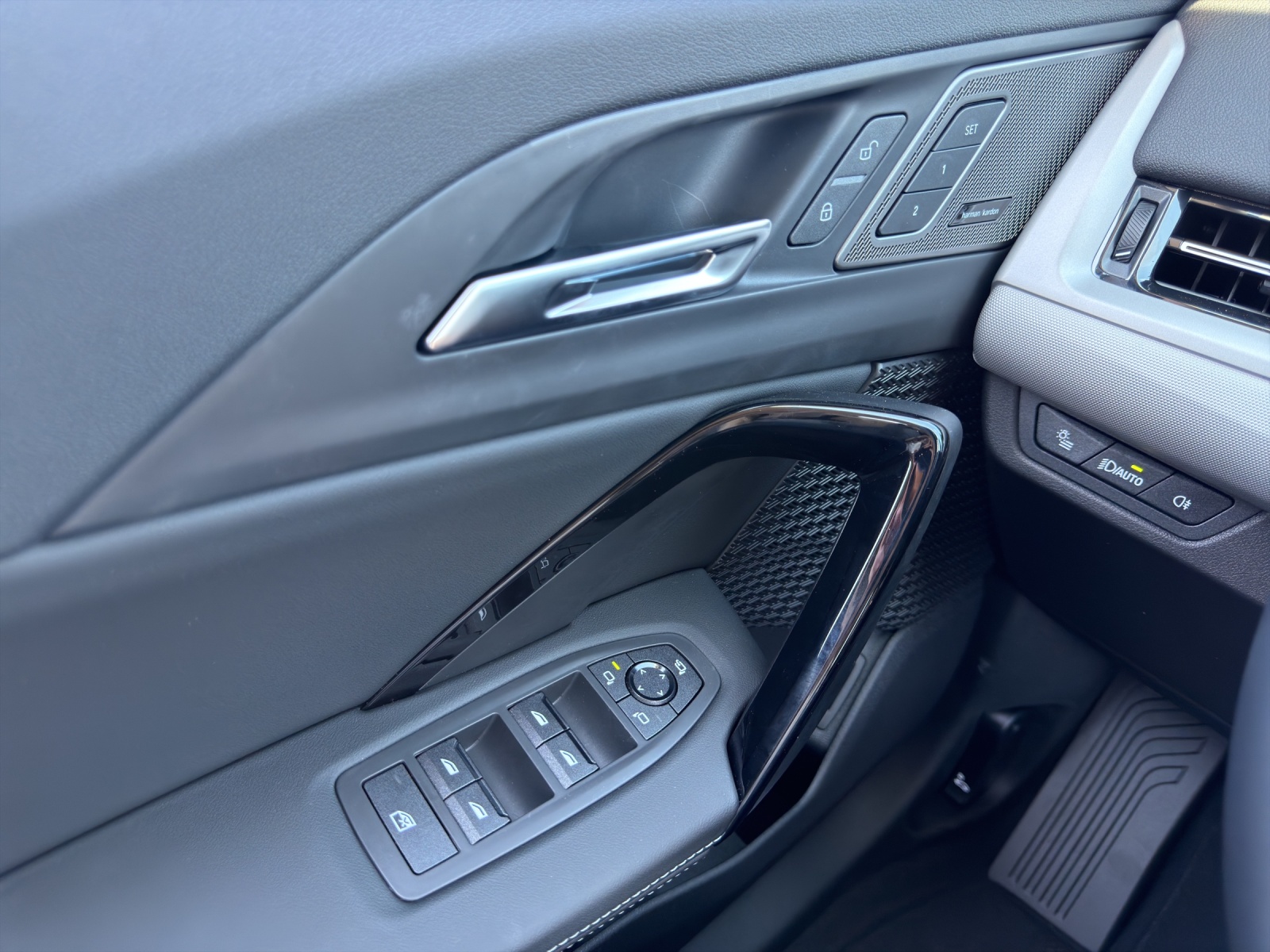BMW X1 xDrive 20d 48V-image-14