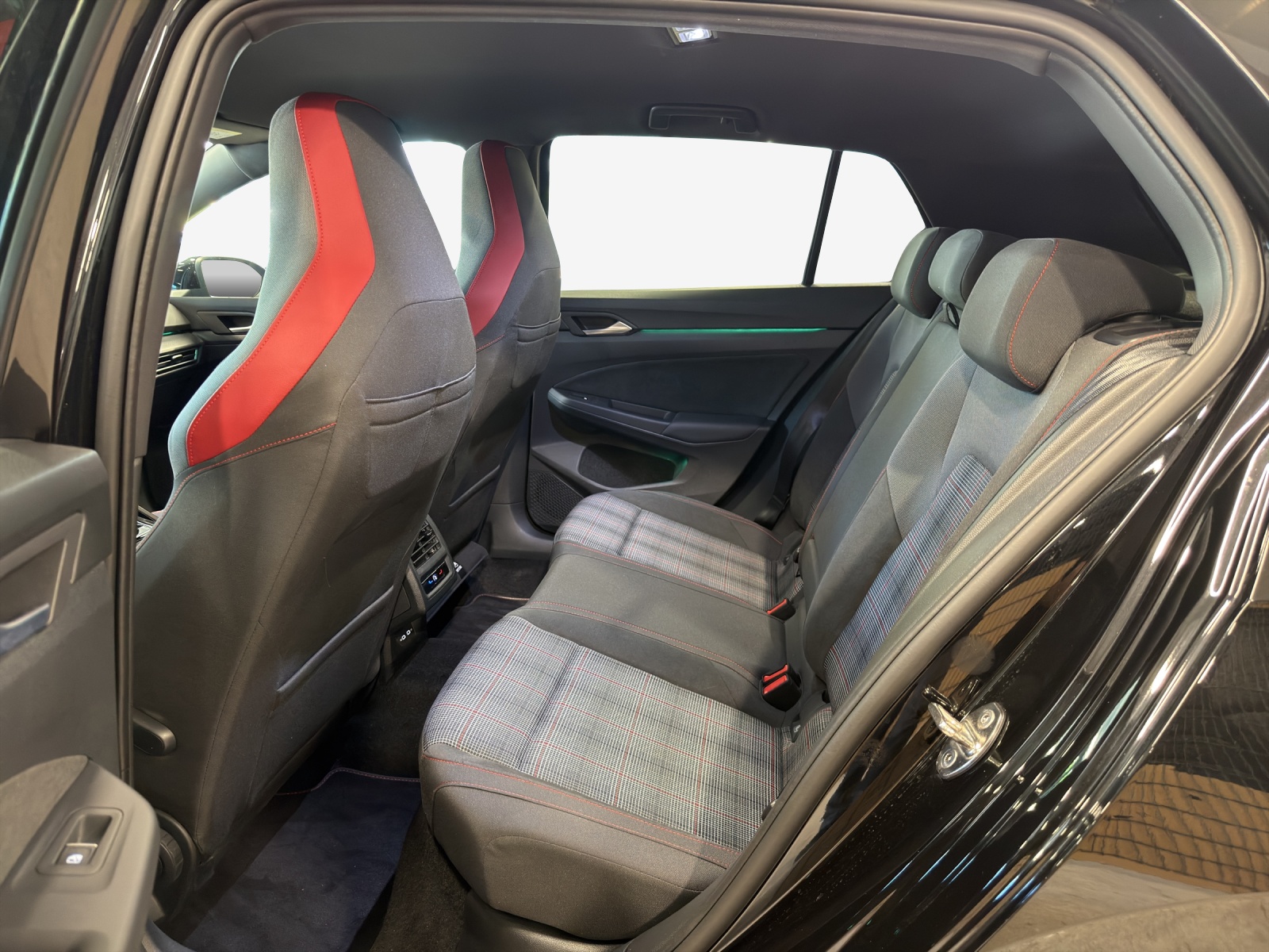 VW Golf 2.0 TSI GTI DSG-image-11
