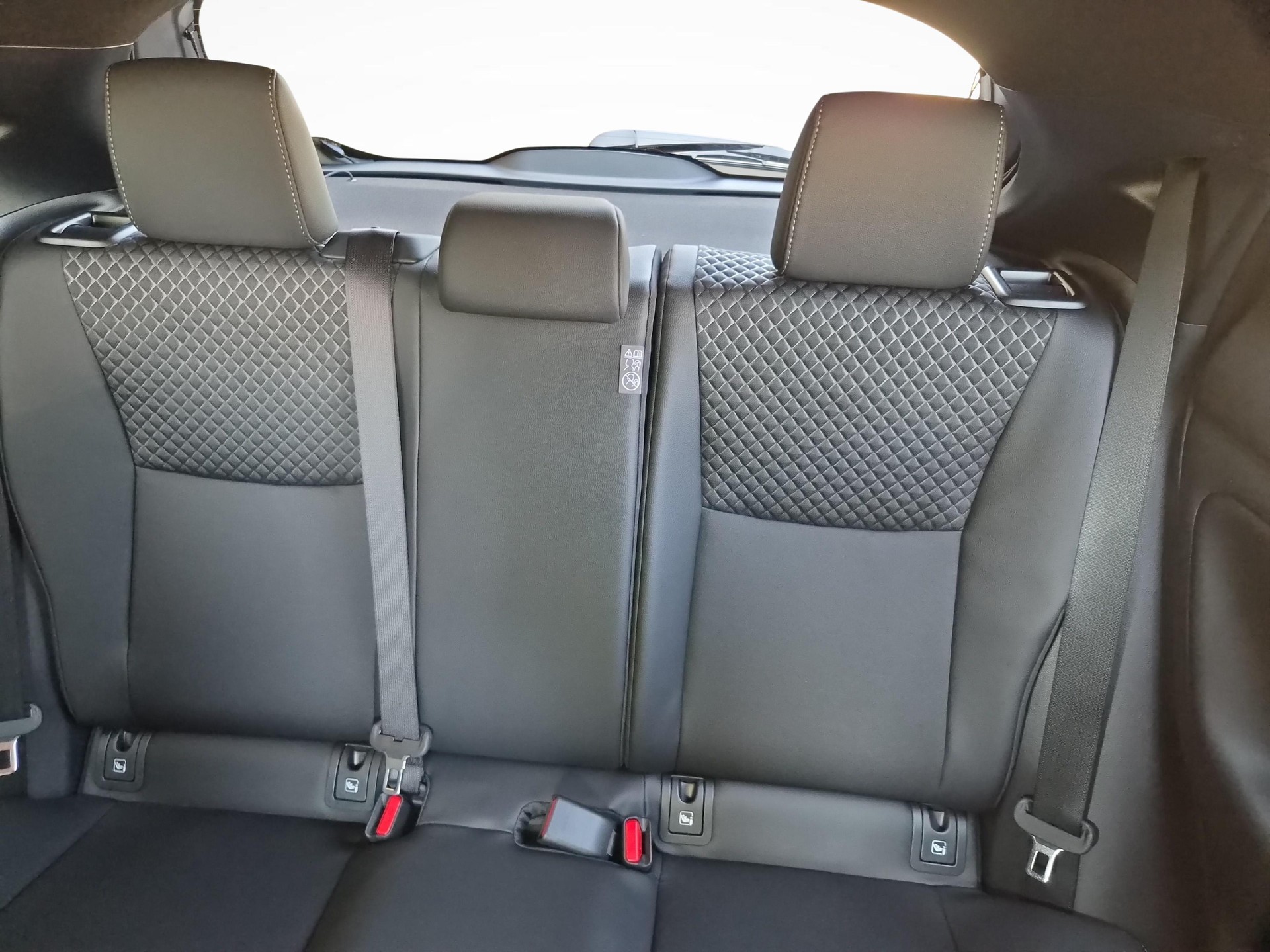 TOYOTA Yaris 1.5 VVT-i HSD Premium-image-10