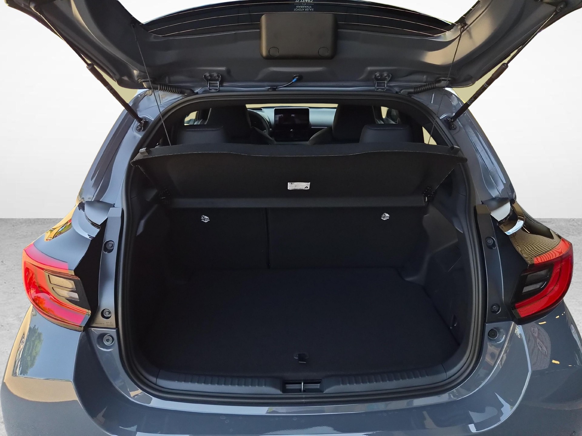 TOYOTA Yaris 1.5 VVT-i HSD Premium-image-11