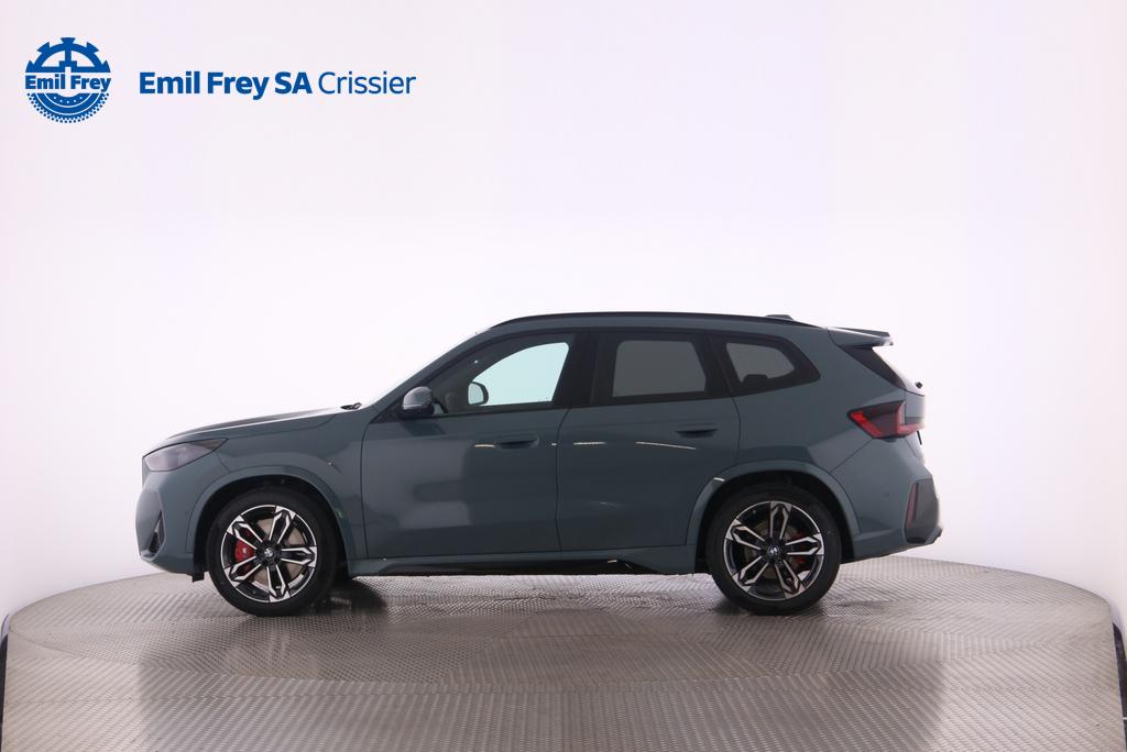 BMW iX1 30 xDrive-image-1
