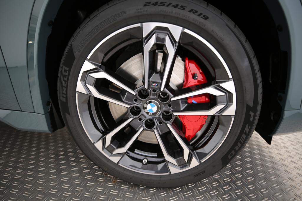 BMW iX1 30 xDrive-image-15