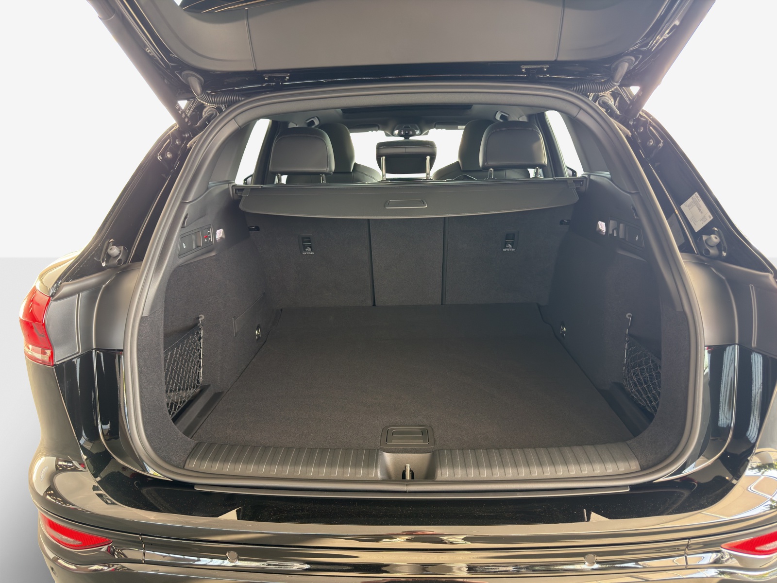 AUDI Q6 e-tron quattro-image-12