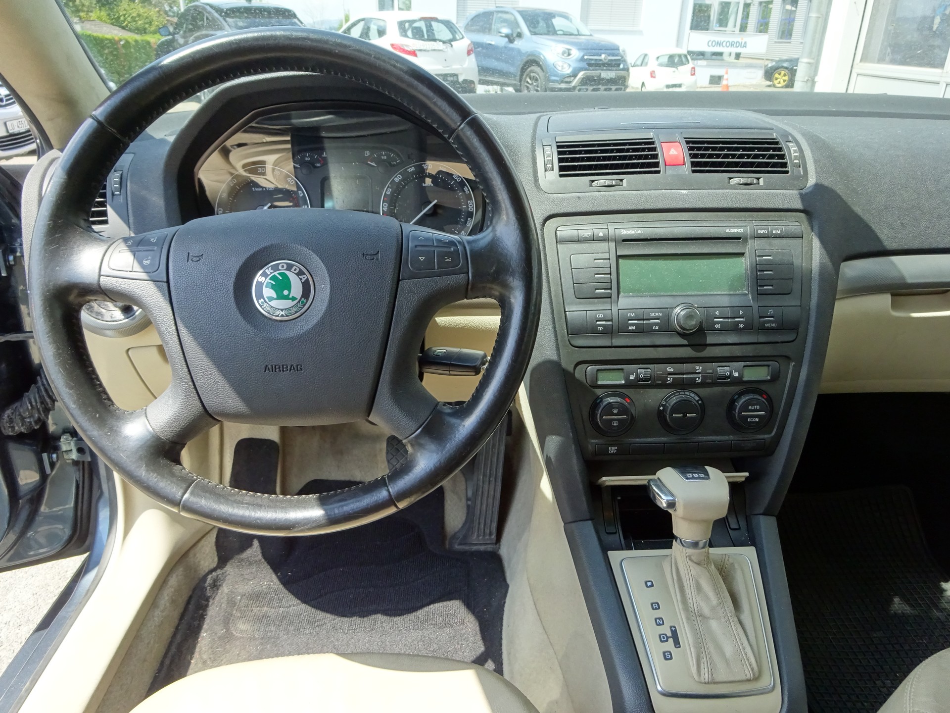 SKODA Octavia 2.0 TDI Elegance-image-8