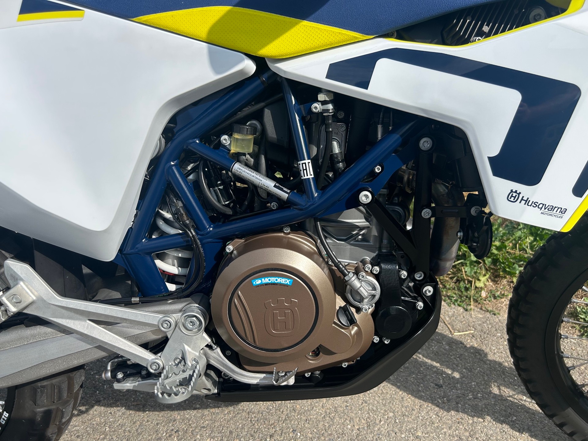 HUSQVARNA 701 Enduro-image-2