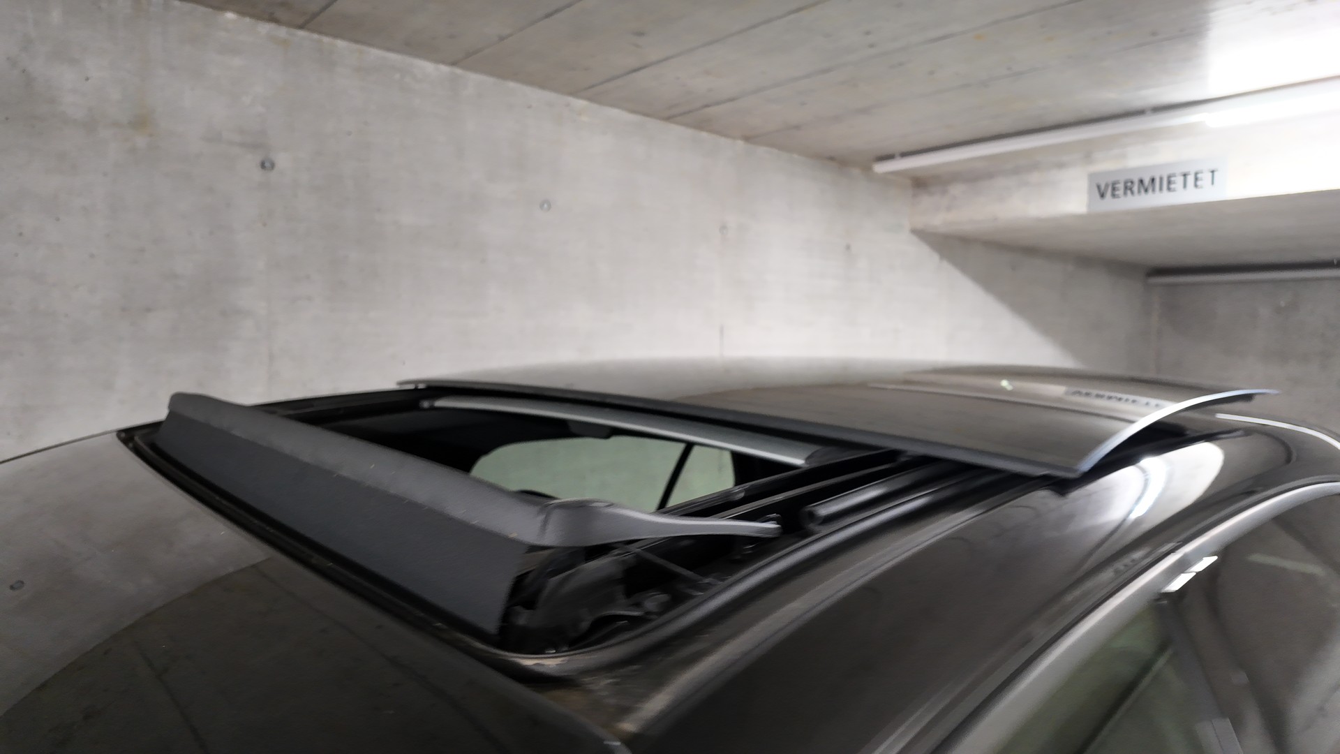 VW Golf 2.0 TSI R DSG 4Motion-image-8