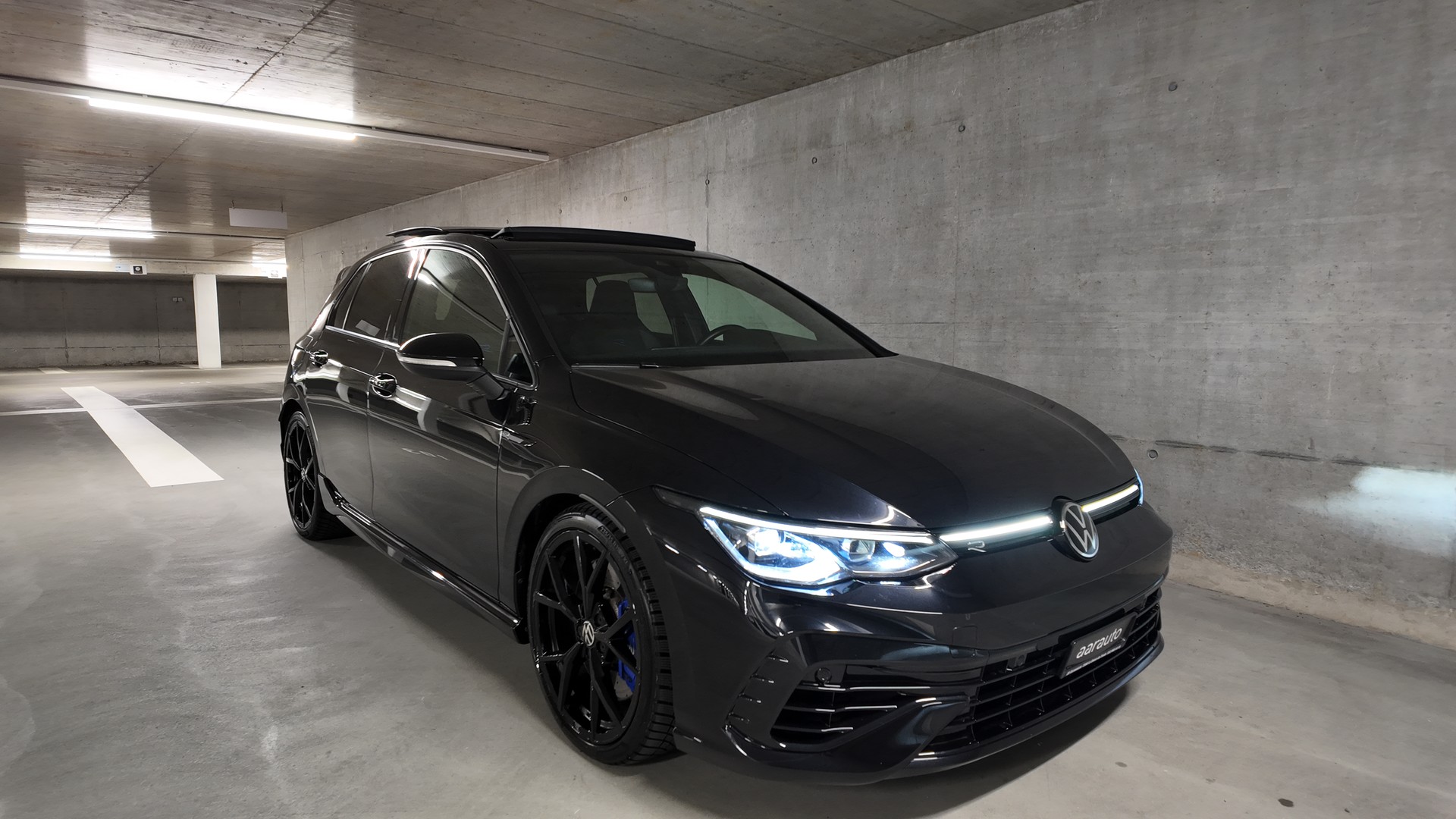 VW Golf 2.0 TSI R DSG 4Motion-image-5