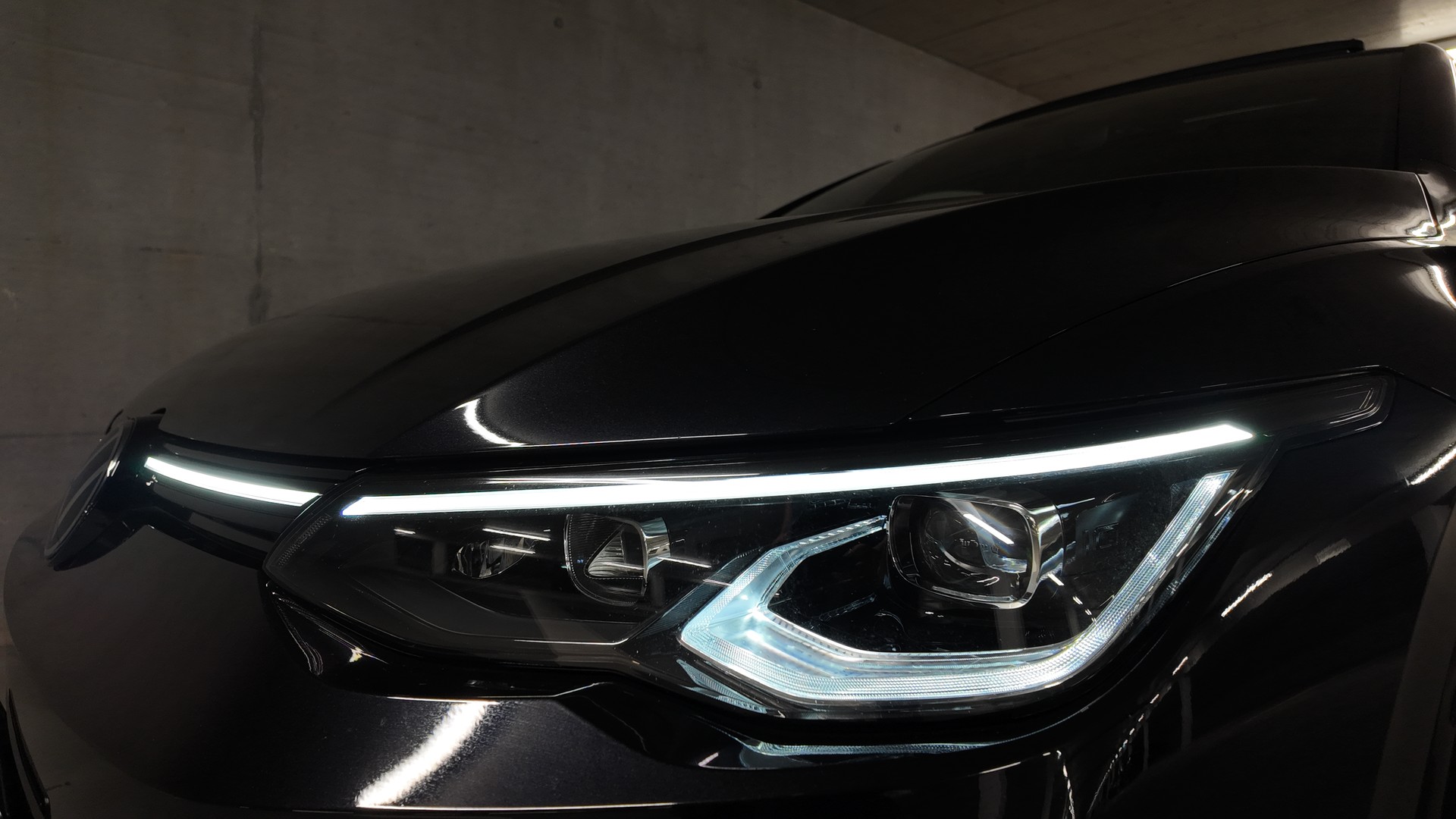 VW Golf 2.0 TSI R DSG 4Motion-image-6