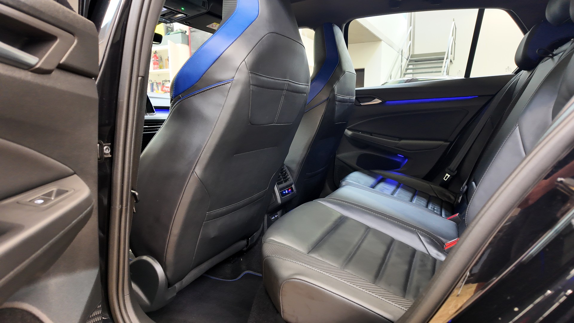 VW Golf 2.0 TSI R DSG 4Motion-image-18
