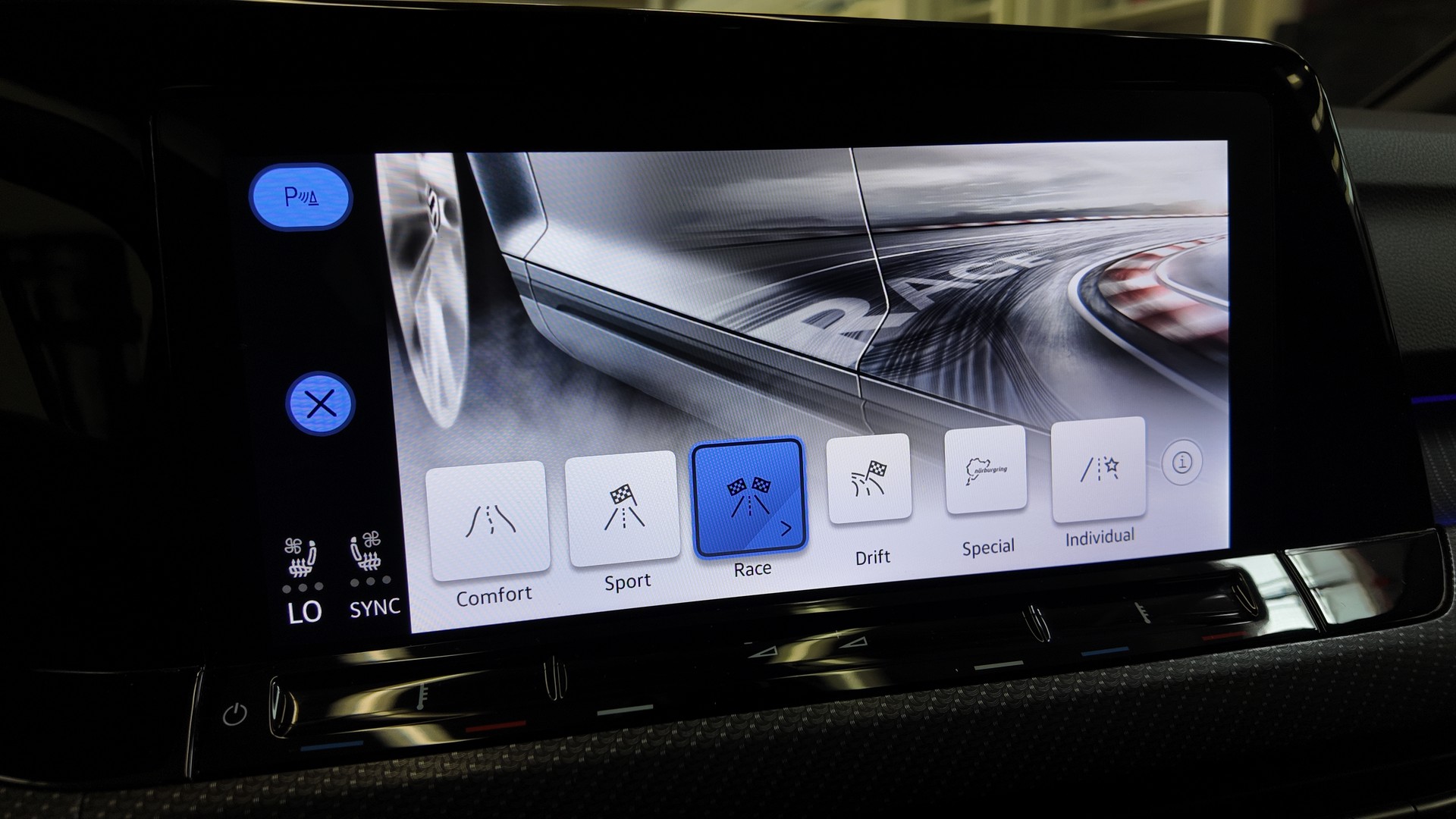 VW Golf 2.0 TSI R DSG 4Motion-image-27