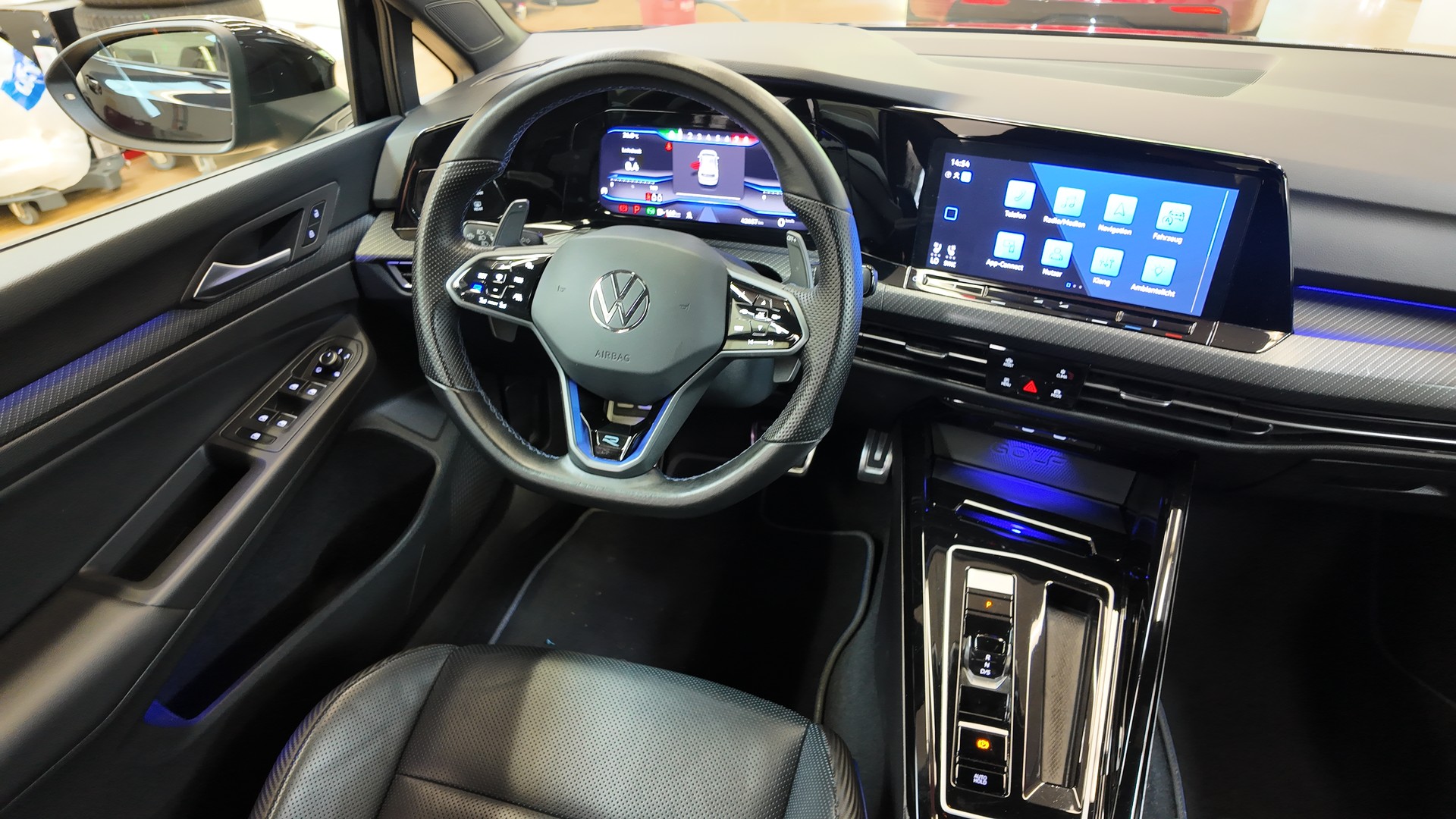 VW Golf 2.0 TSI R DSG 4Motion-image-10