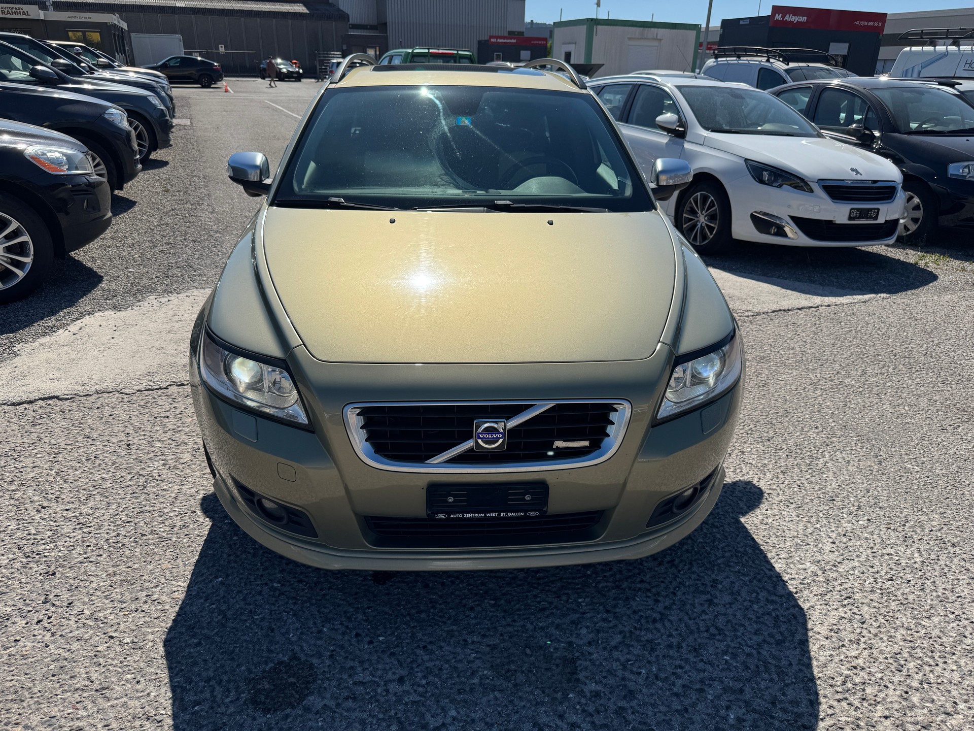 VOLVO V50 D5 Summum R-Design-image-0