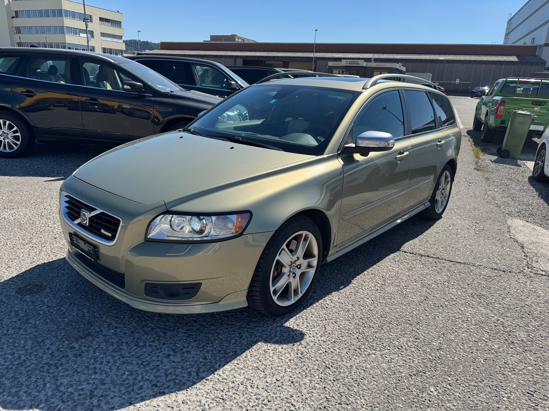 VOLVO V50 D5 Summum R-Design-image-1