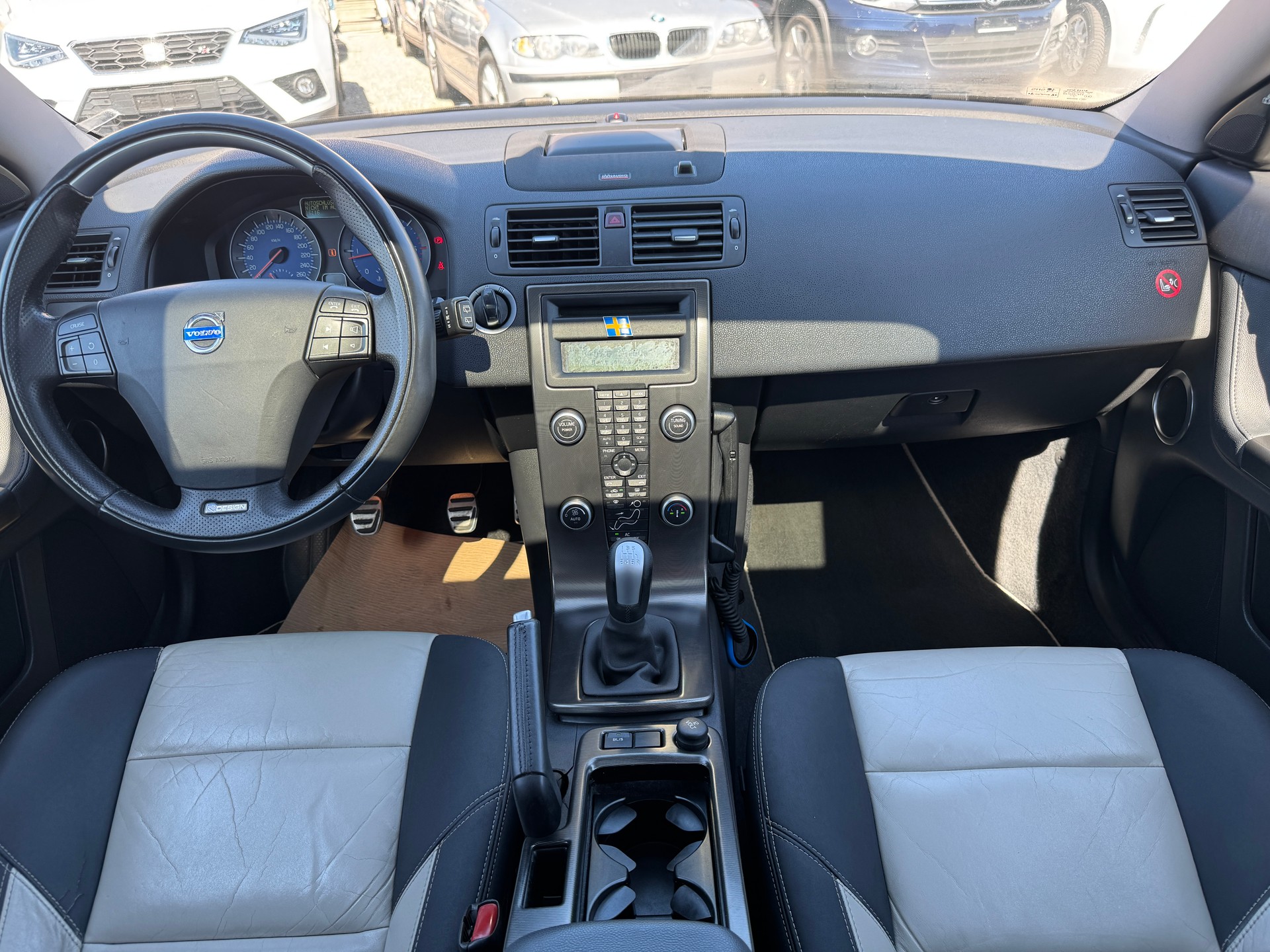 VOLVO V50 D5 Summum R-Design-image-7