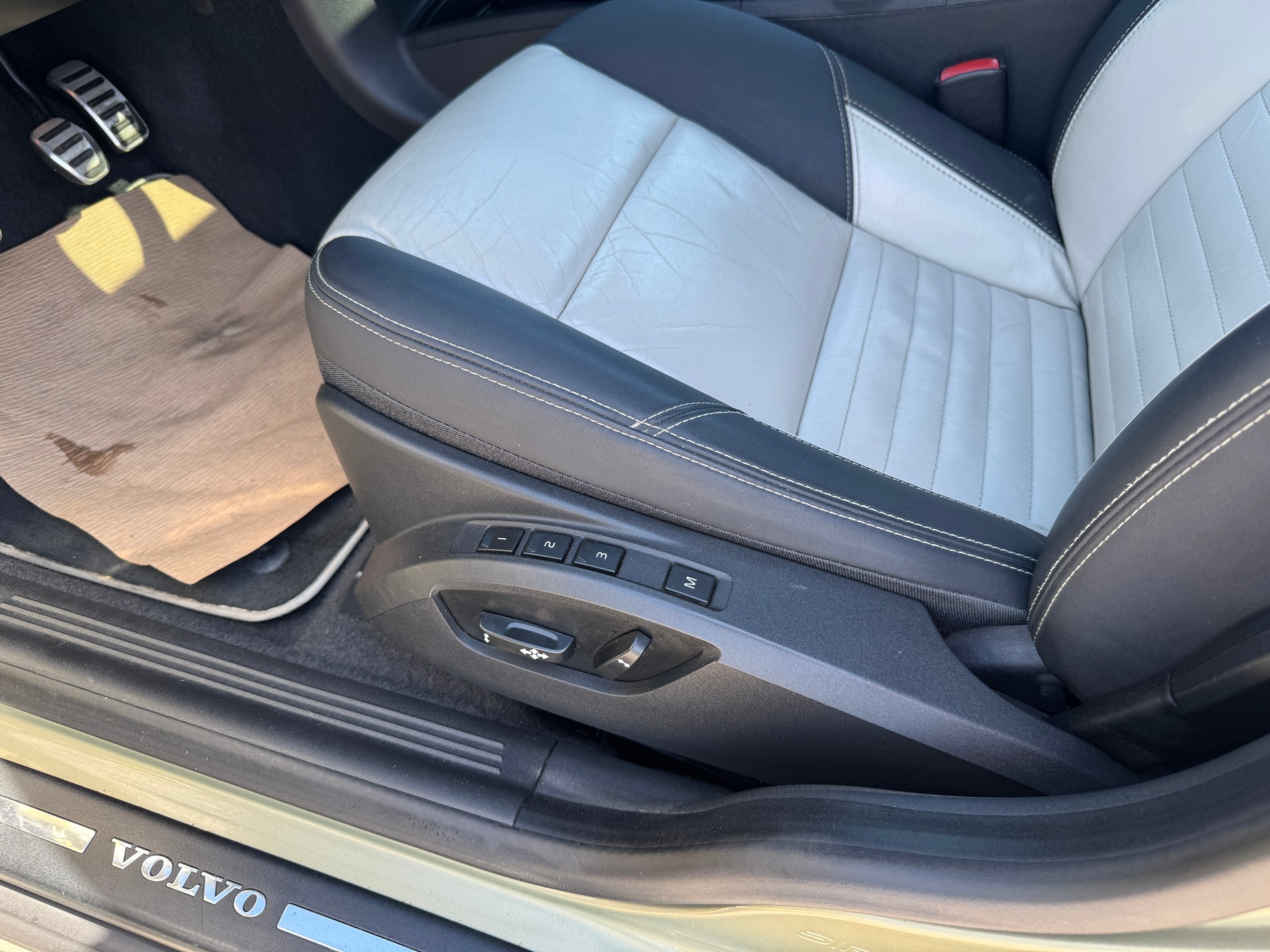 VOLVO V50 D5 Summum R-Design-image-10