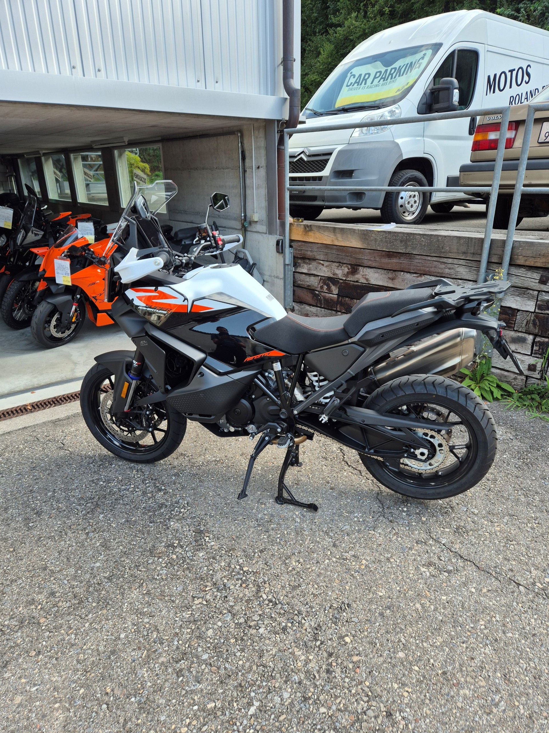 KTM 1390 Super Adventure S EVO-image-3