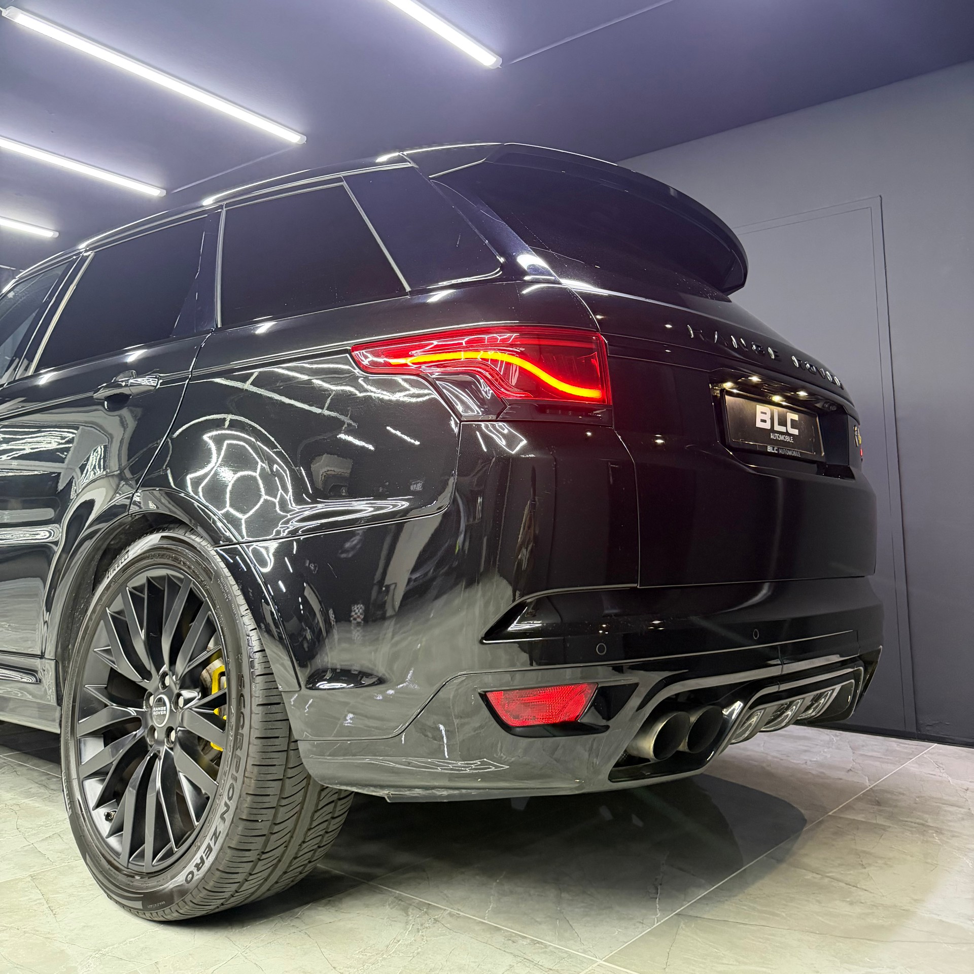 LAND ROVER Range Rover Sport 5.0 V8 SVR-image-5
