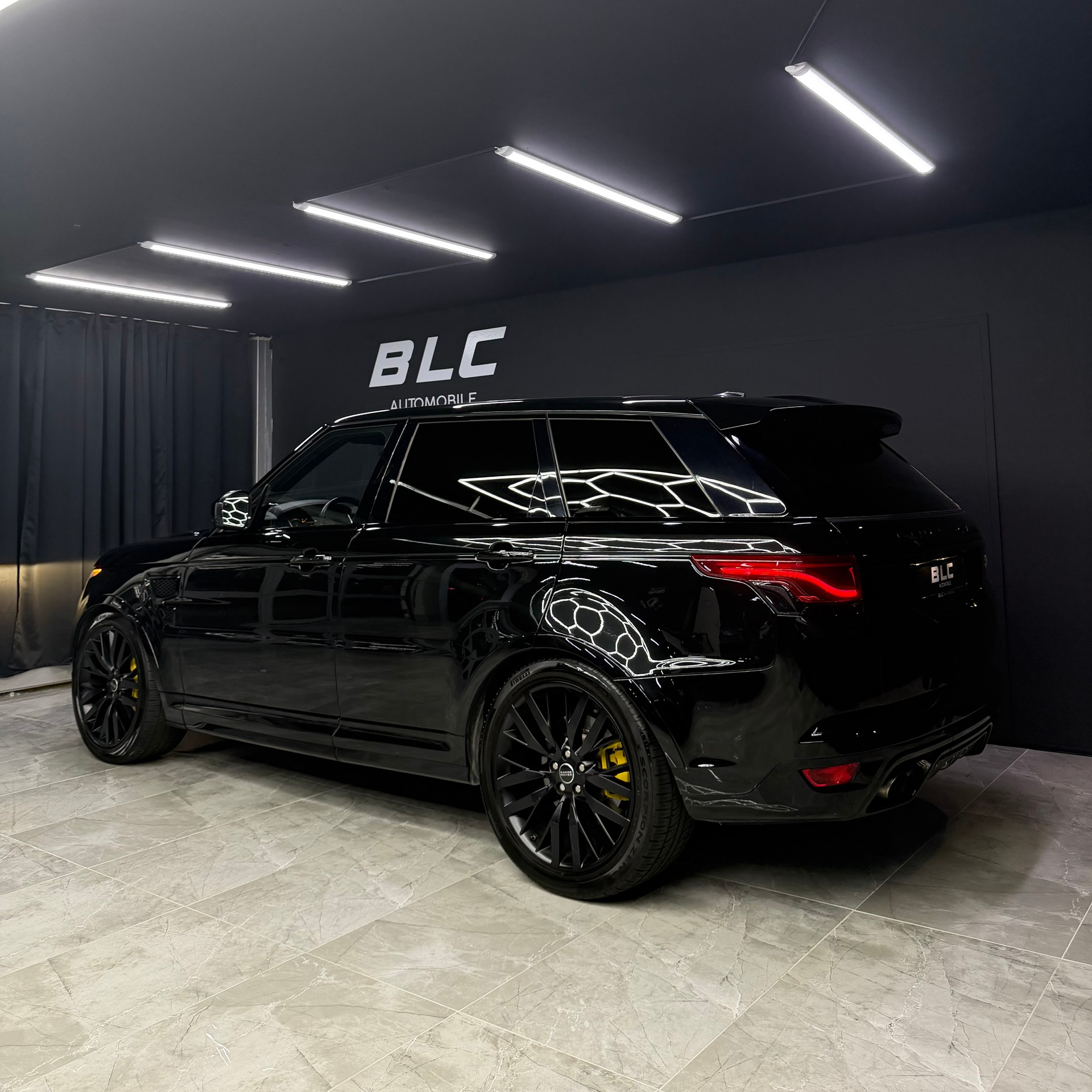 LAND ROVER Range Rover Sport 5.0 V8 SVR-image-4