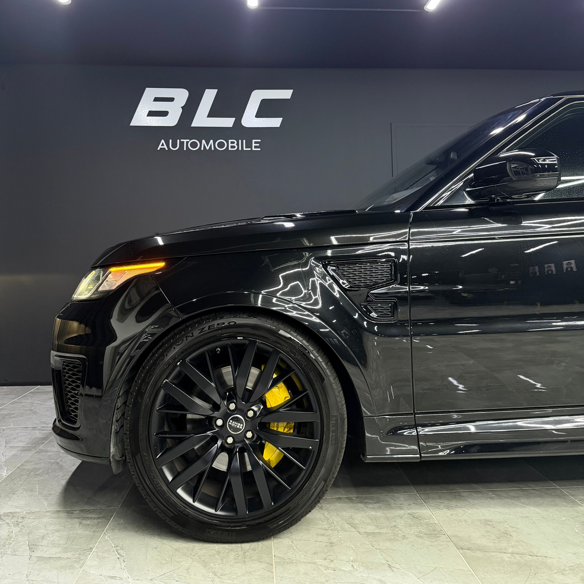 LAND ROVER Range Rover Sport 5.0 V8 SVR-image-3