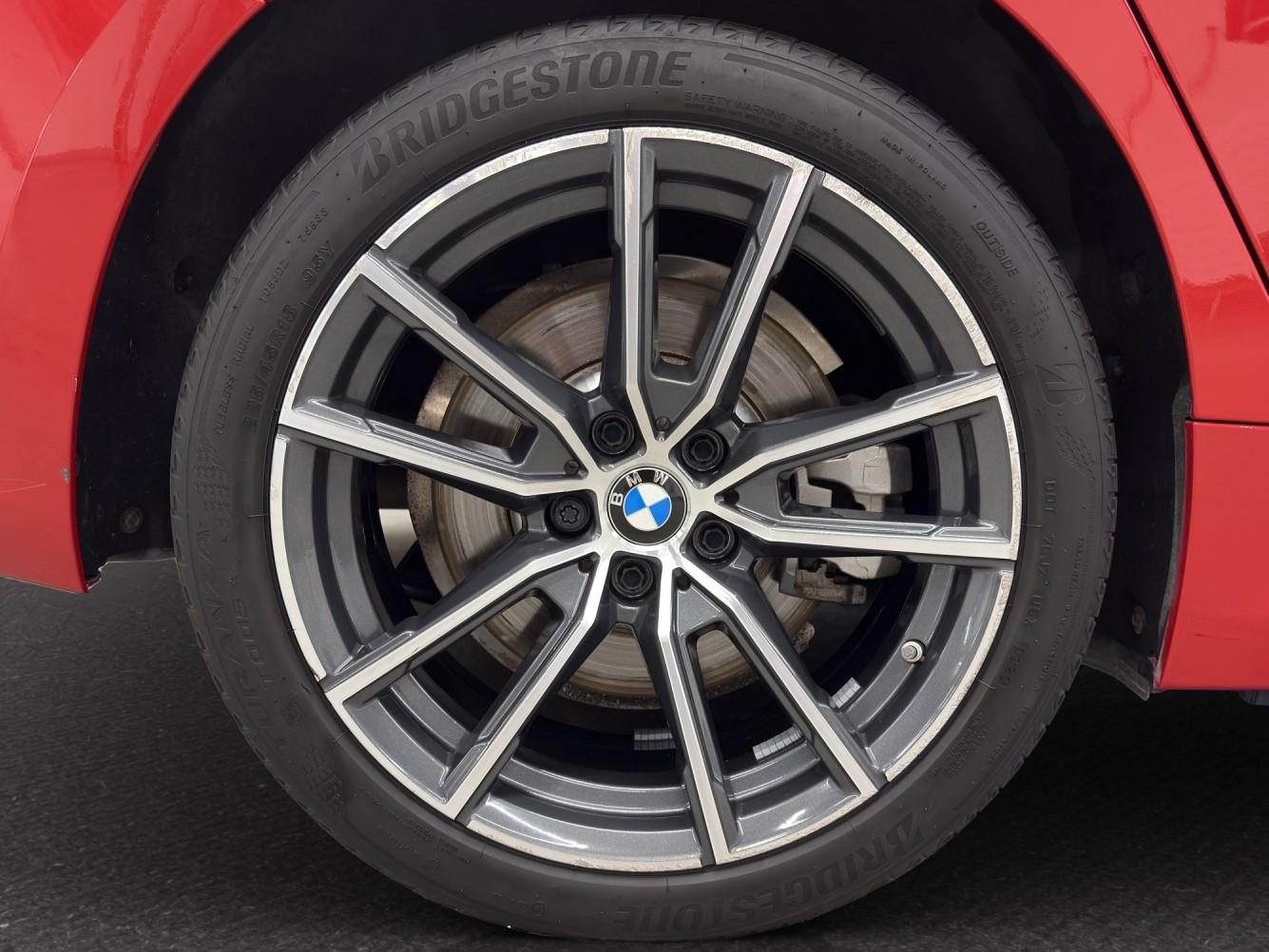 BMW 330e SPORT LINE-image-10