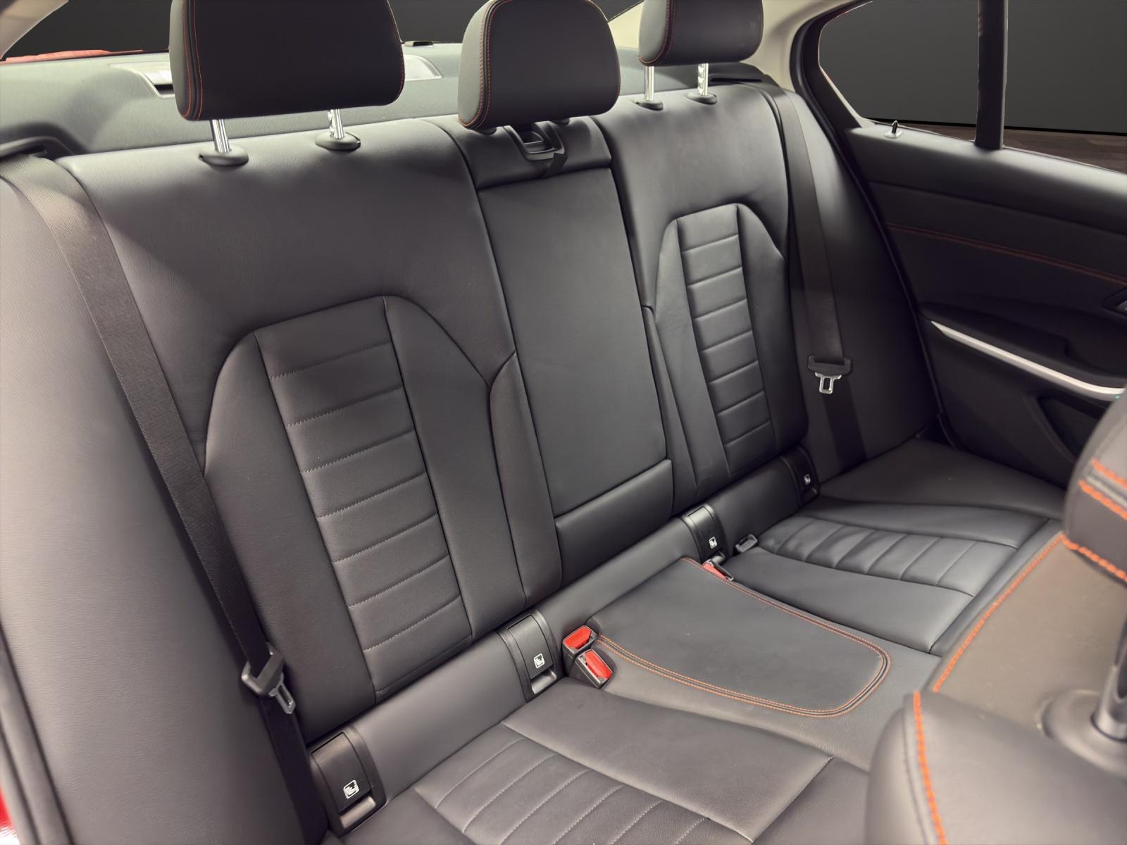 BMW 330e SPORT LINE-image-18