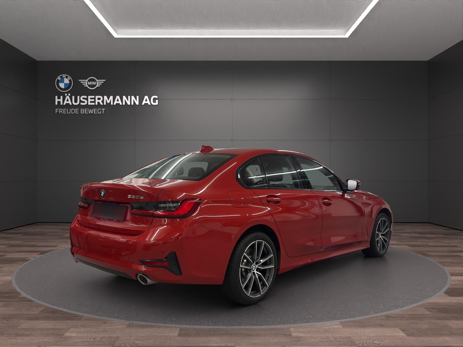 BMW 330e SPORT LINE-image-4
