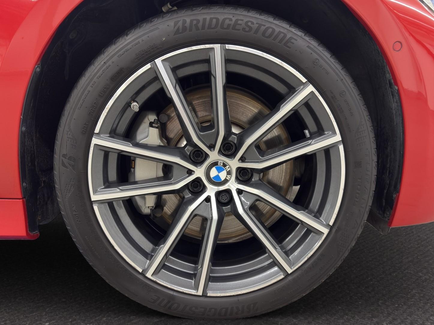BMW 330e SPORT LINE-image-9