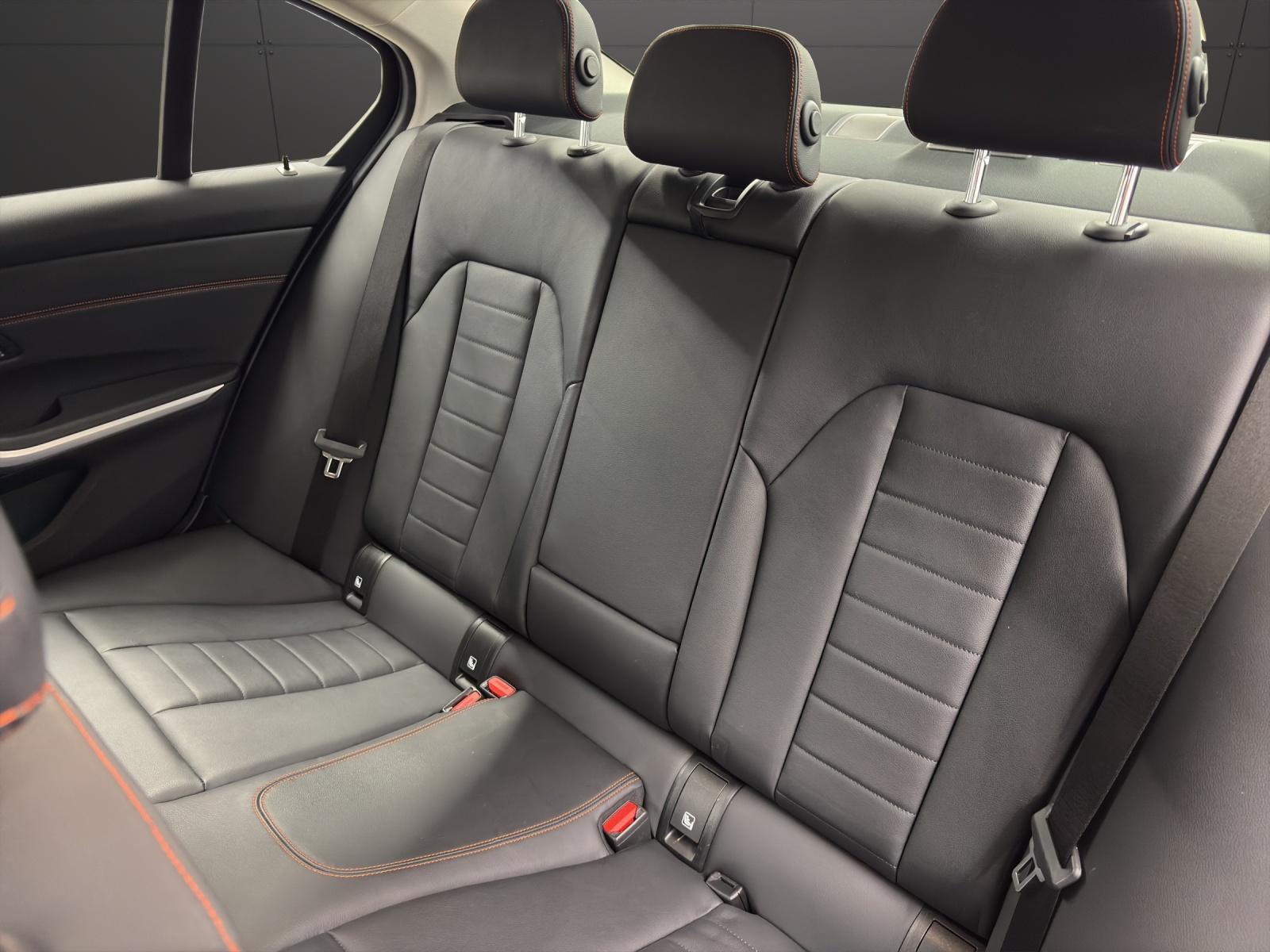 BMW 330e SPORT LINE-image-15