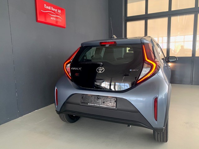 TOYOTA Aygo X 1.5 VVT-i HSD Comfort-image-5