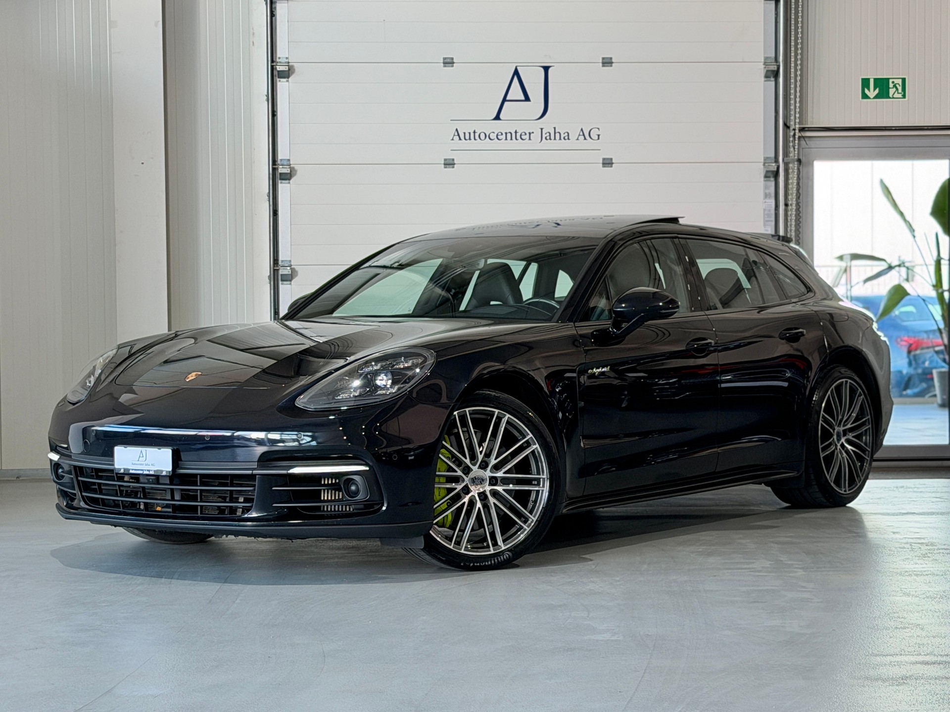 PORSCHE Panamera 4 E-Hybrid Sport Turismo PDK (CH)-image-0