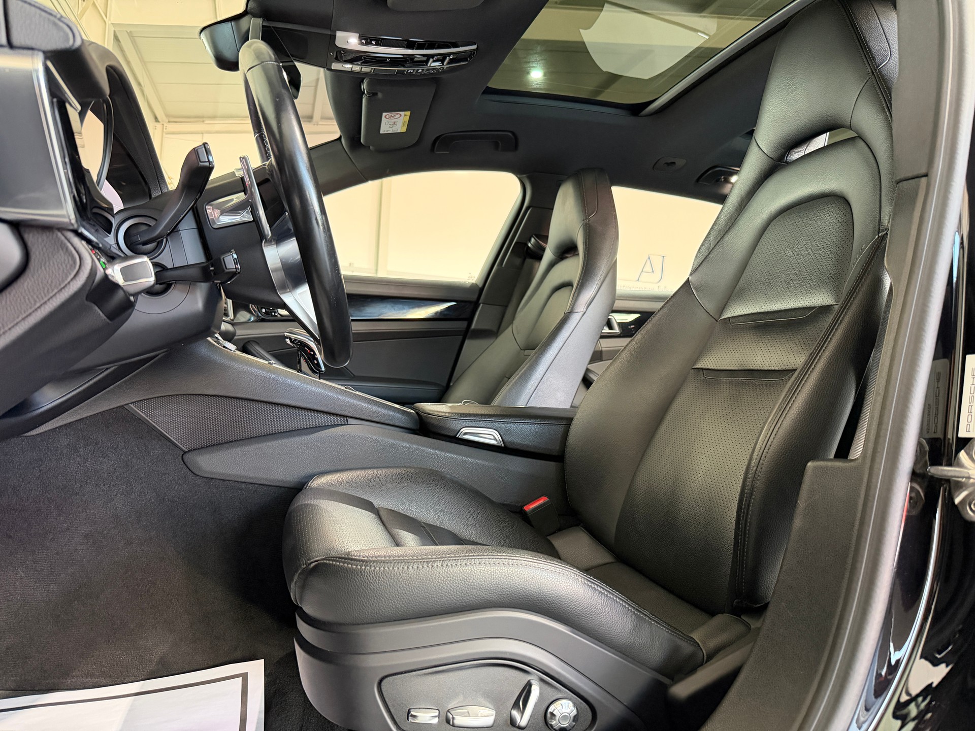 PORSCHE Panamera 4 E-Hybrid Sport Turismo PDK (CH)-image-14