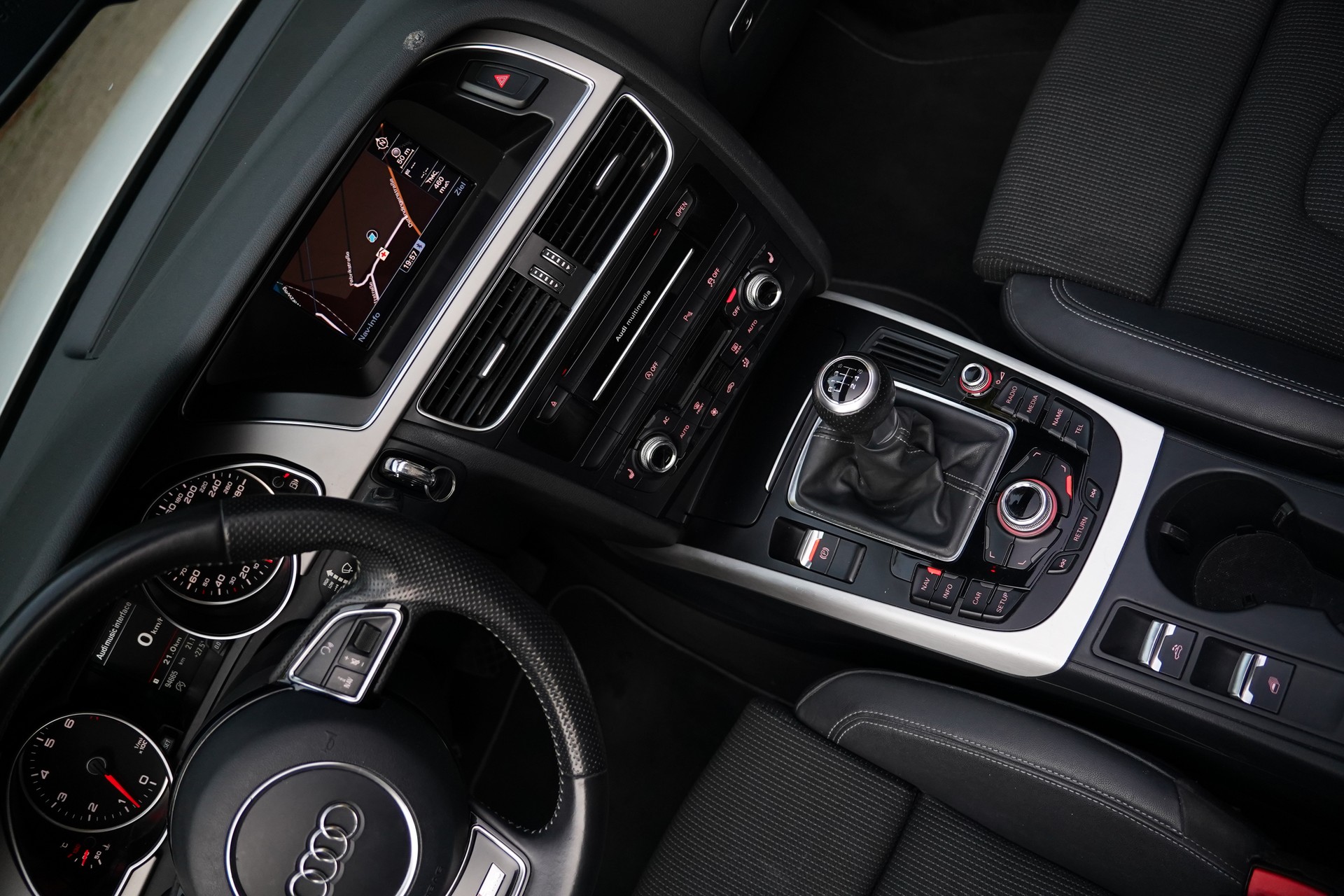 AUDI A5 Cabriolet 1.8 TFSI-image-28