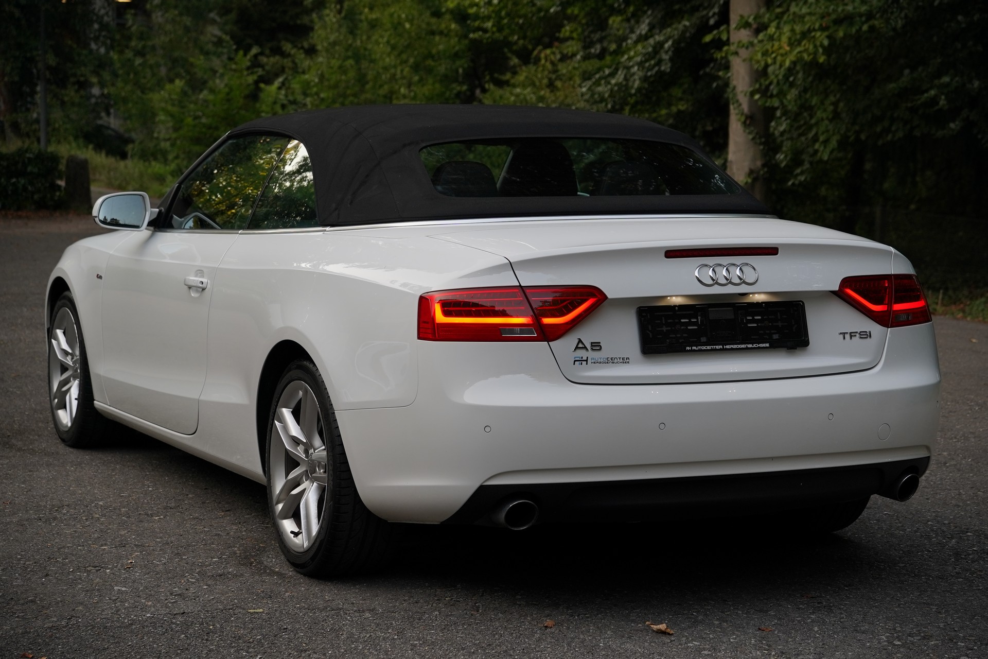 AUDI A5 Cabriolet 1.8 TFSI-image-4
