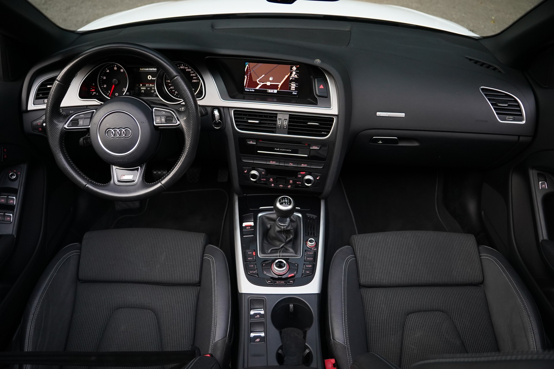 AUDI A5 Cabriolet 1.8 TFSI-image-13