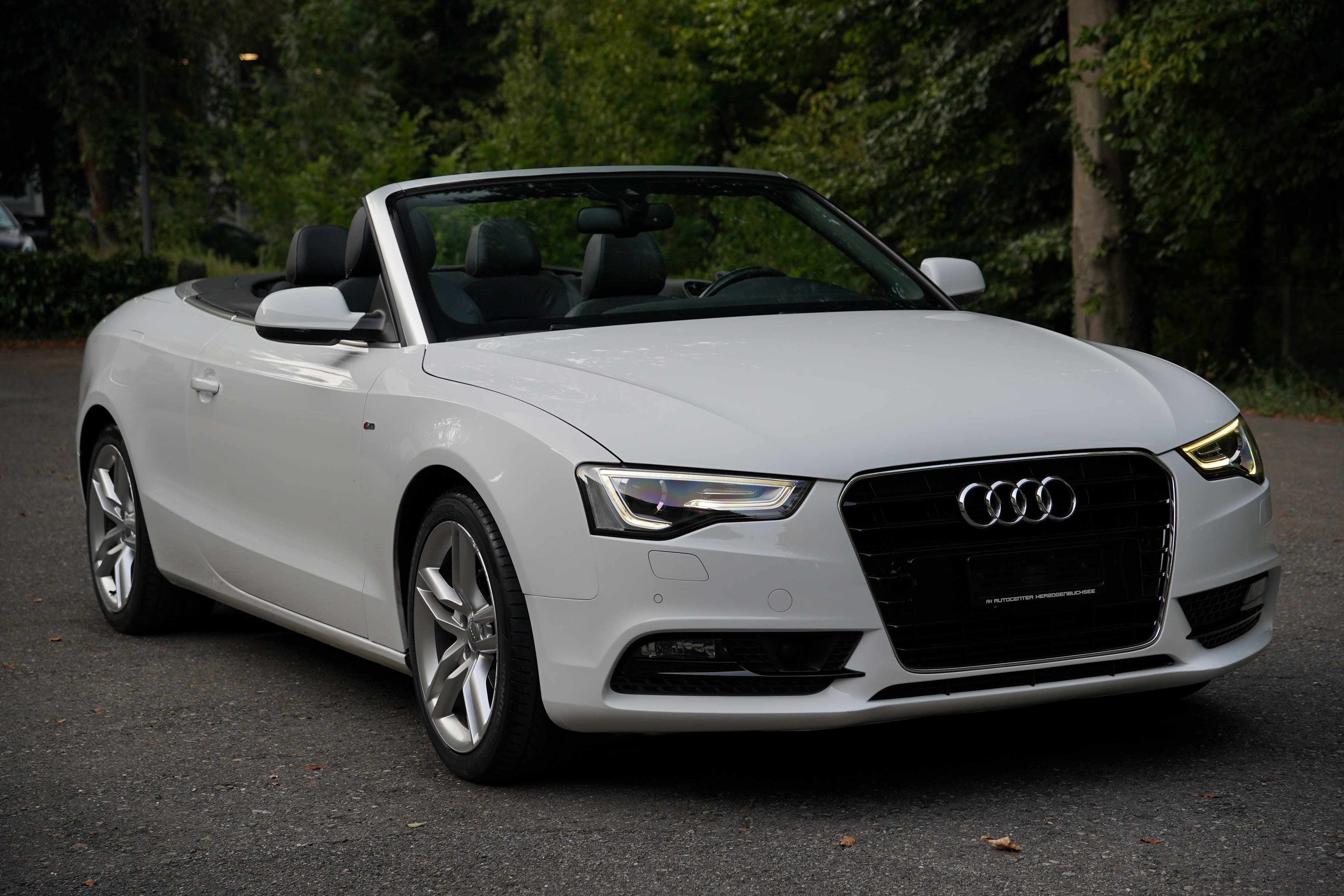 Car photo
