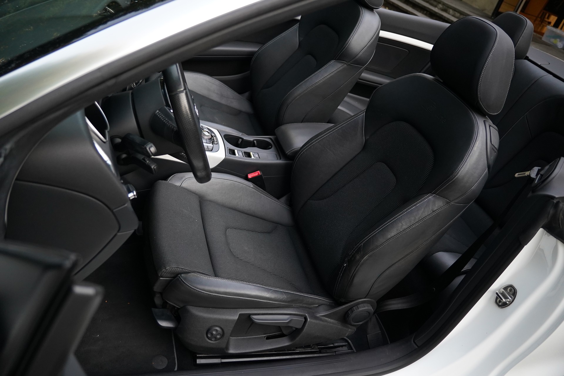 AUDI A5 Cabriolet 1.8 TFSI-image-14