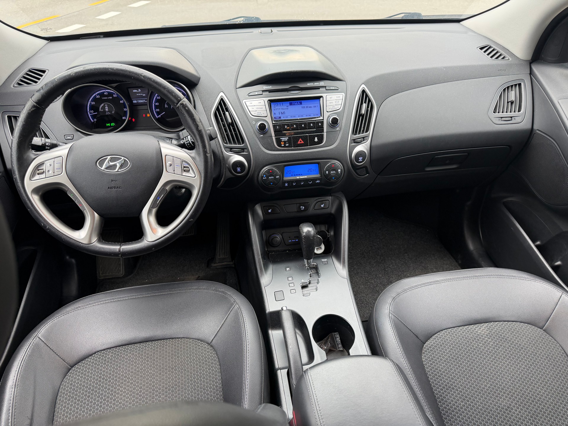HYUNDAI iX 35 2.0 Style 4WD Automatic-image-8