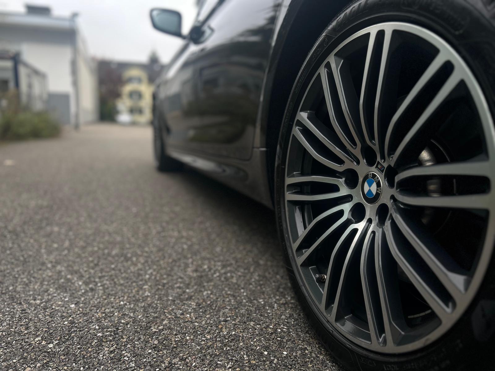 BMW 530e xDrive Pure M Sport Edition Steptronic-image-26