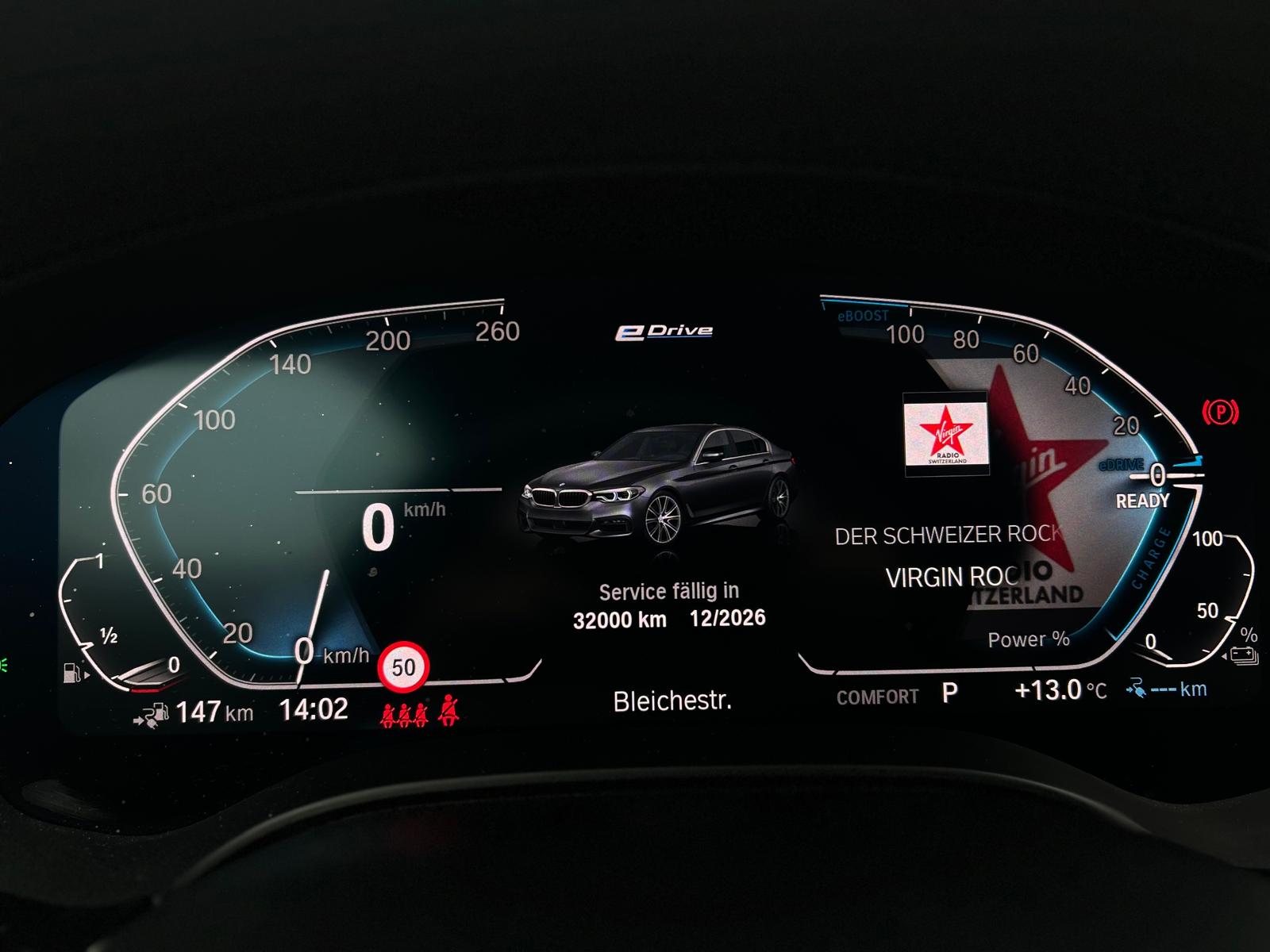 BMW 530e xDrive Pure M Sport Edition Steptronic-image-23