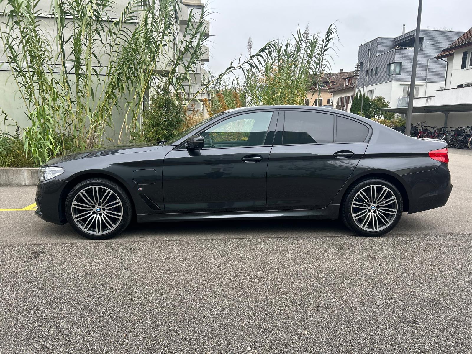 BMW 530e xDrive Pure M Sport Edition Steptronic-image-5