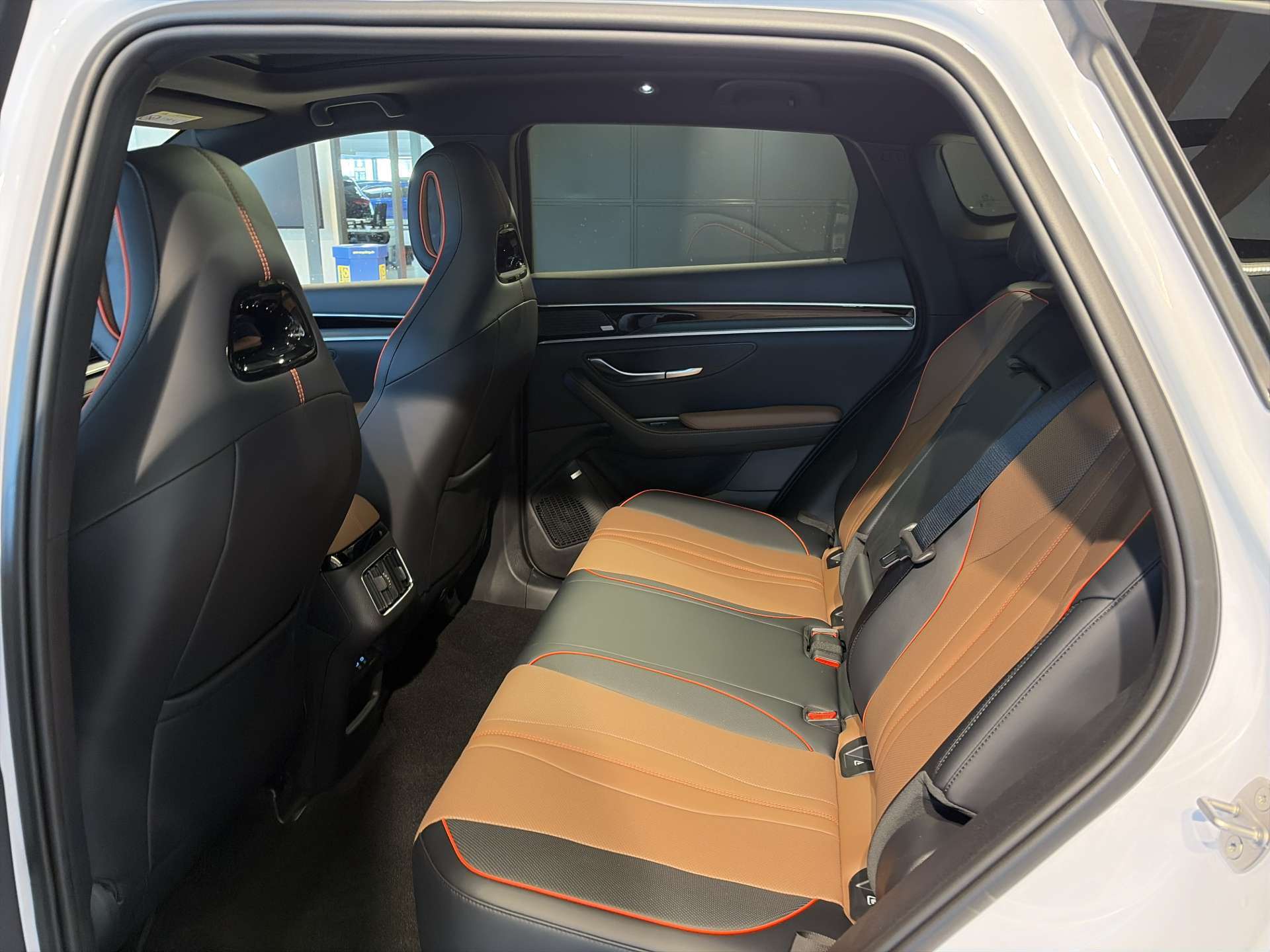 BYD Seal U DM-i PHEV Design AWD 324PS Automat-image-6
