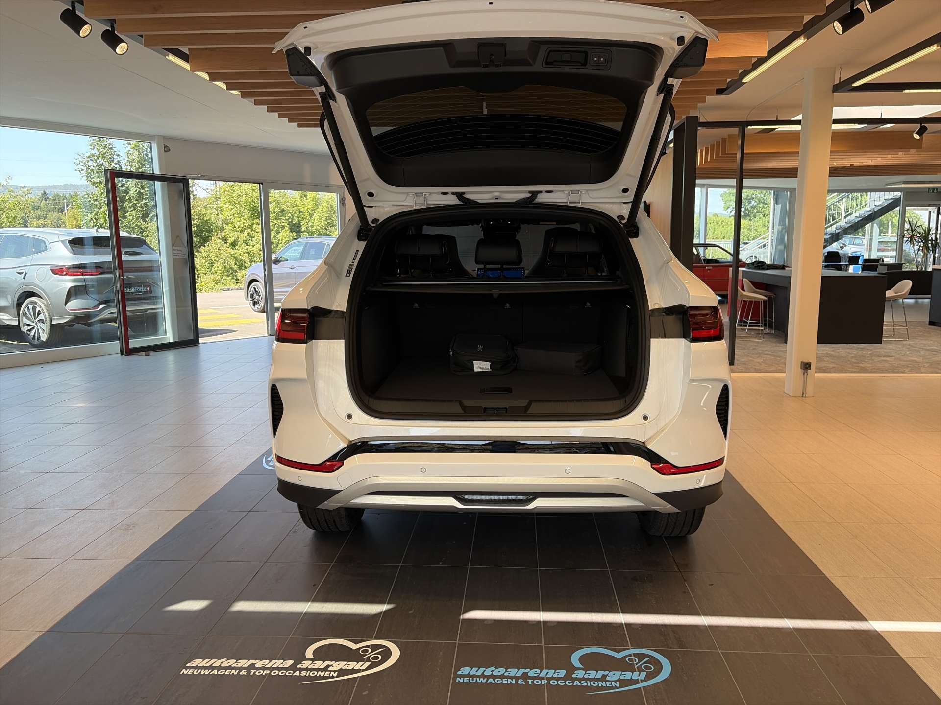 BYD Seal U DM-i PHEV Design AWD 324PS Automat-image-7