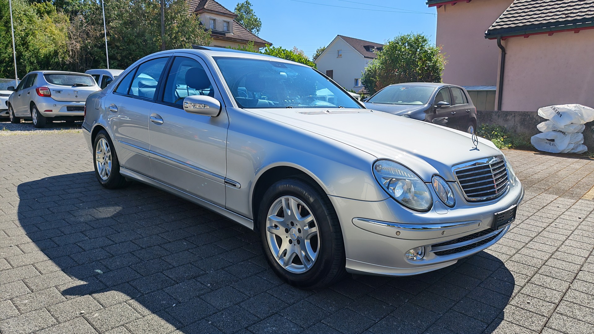 MERCEDES-BENZ E 320 Avantgarde 4Matic Automatic-image-0