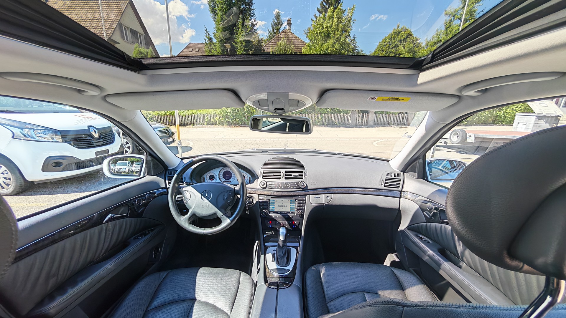 MERCEDES-BENZ E 320 Avantgarde 4Matic Automatic-image-6