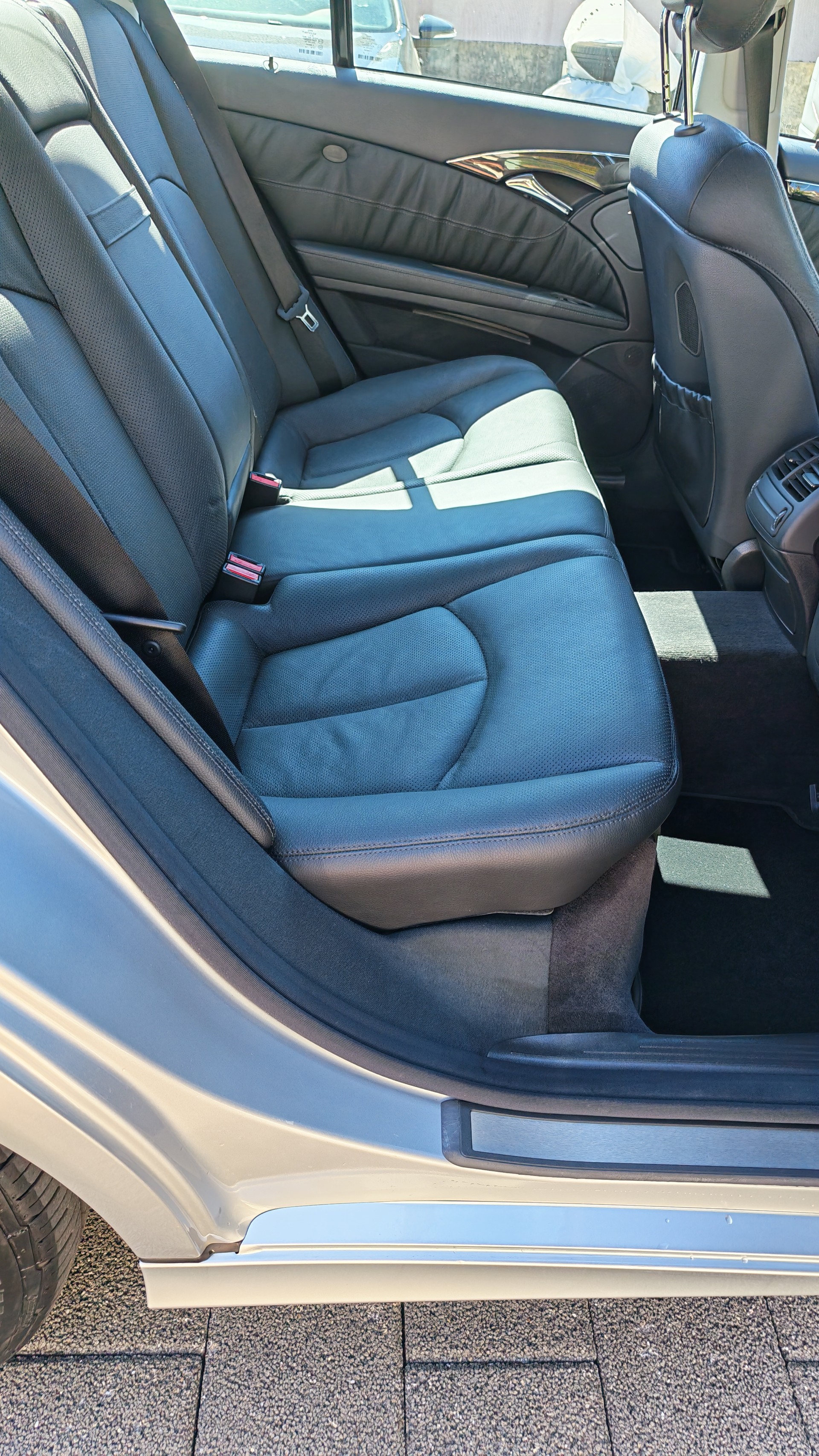 MERCEDES-BENZ E 320 Avantgarde 4Matic Automatic-image-10