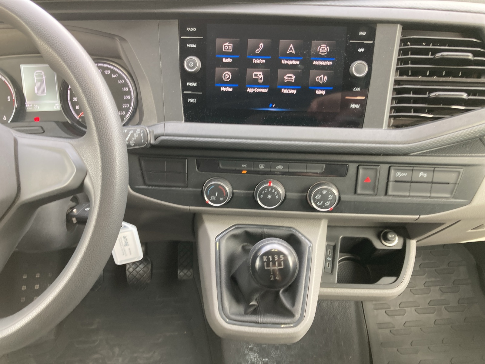 VW T6.1 2.0 TDI-image-10