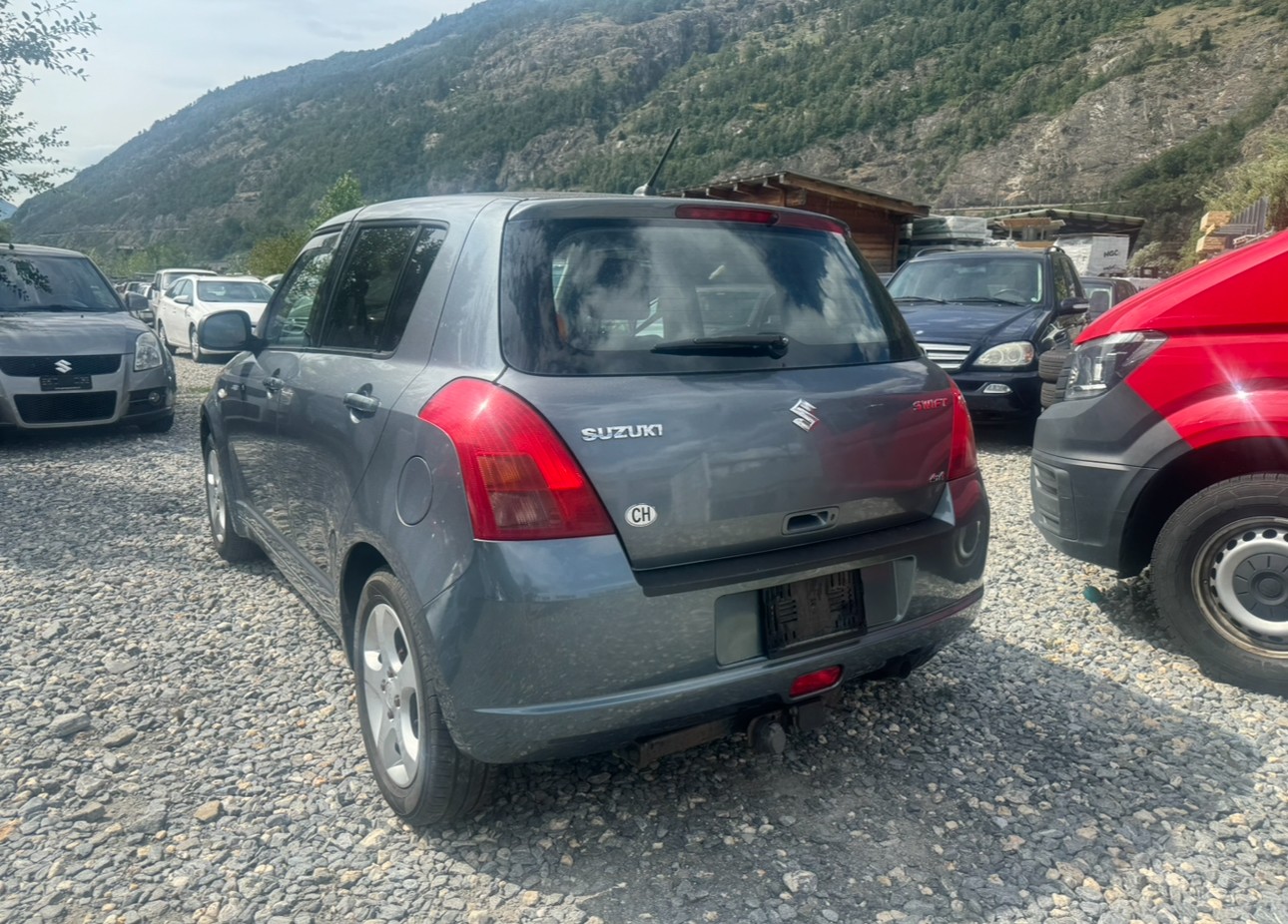 SUZUKI Swift 1.3i 16V GL Top 4x4-image-7