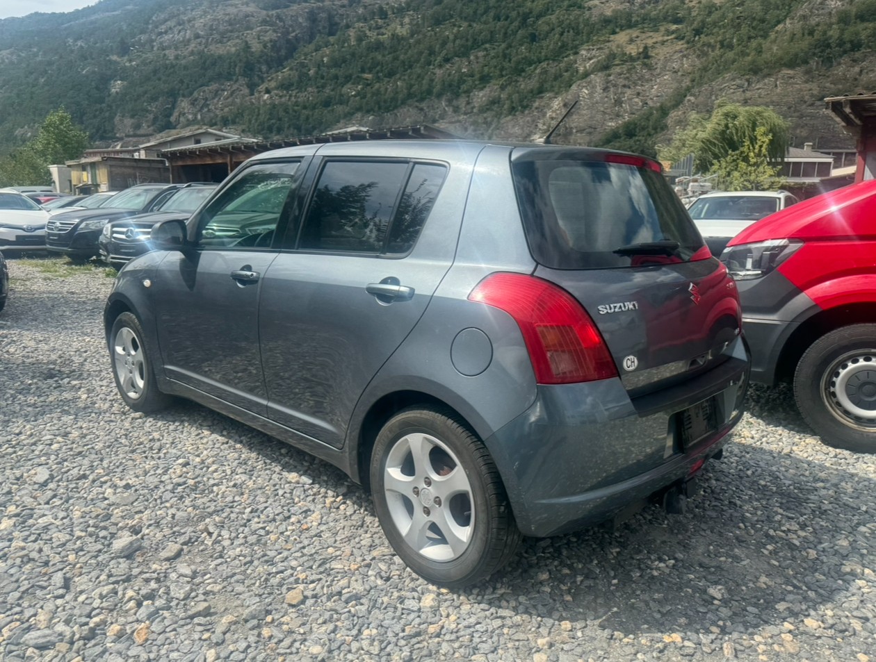 SUZUKI Swift 1.3i 16V GL Top 4x4-image-4