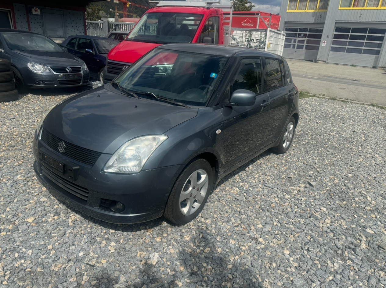 SUZUKI Swift 1.3i 16V GL Top 4x4-image-3