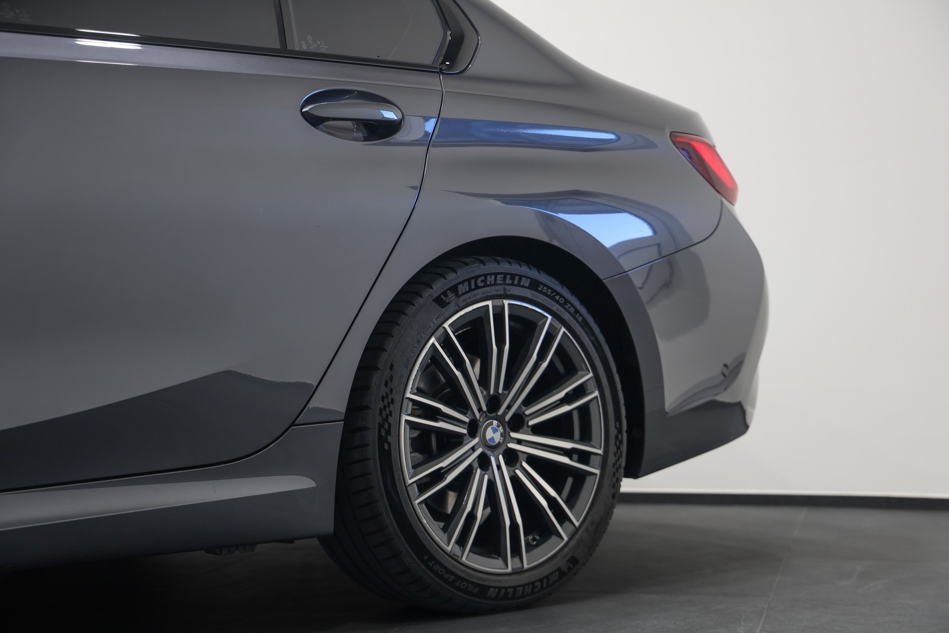 BMW 320d M Sport Steptronic-image-11